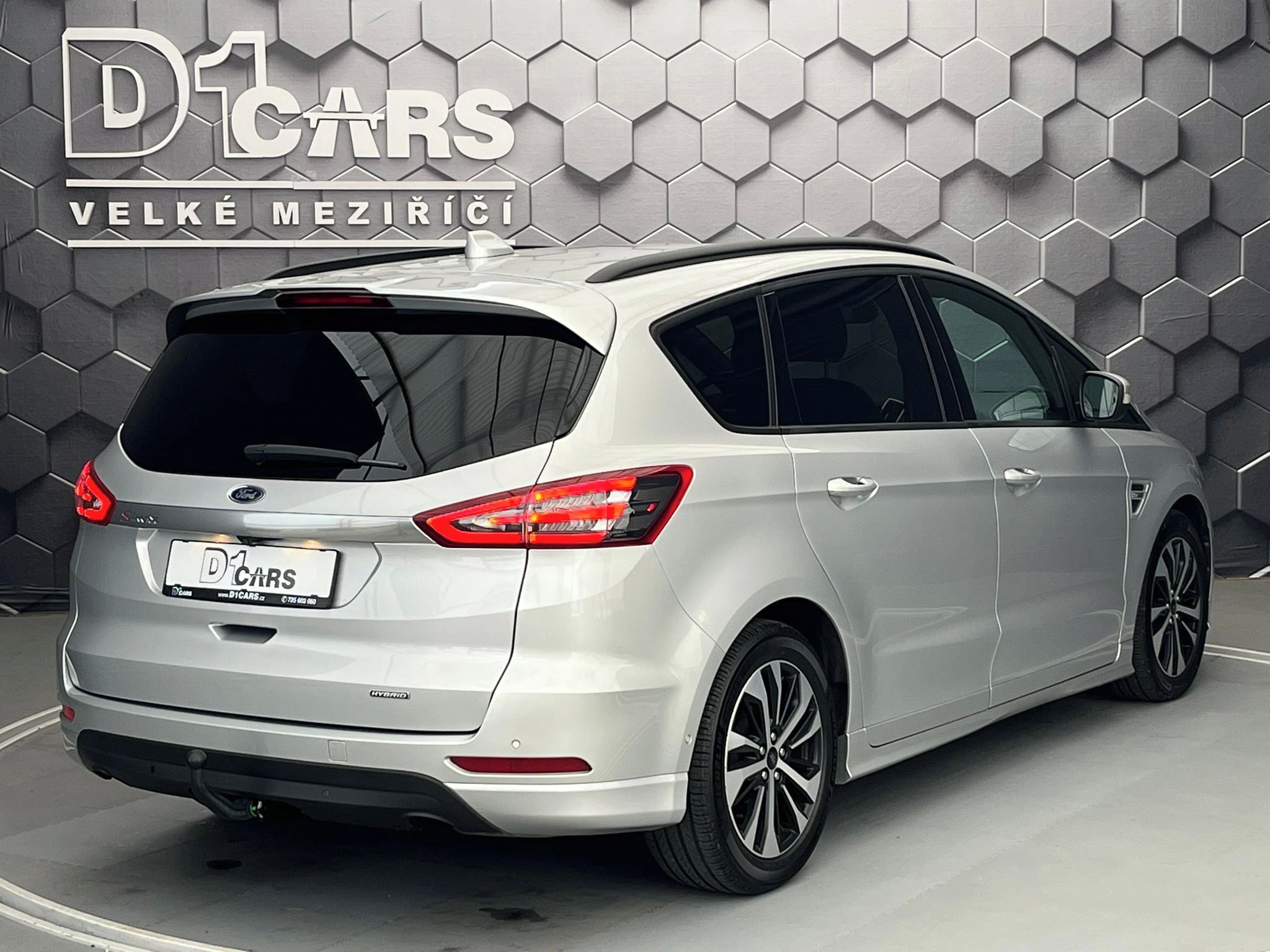 Ford S-MAX, 2.5 HEV ST-Line - fotka 5