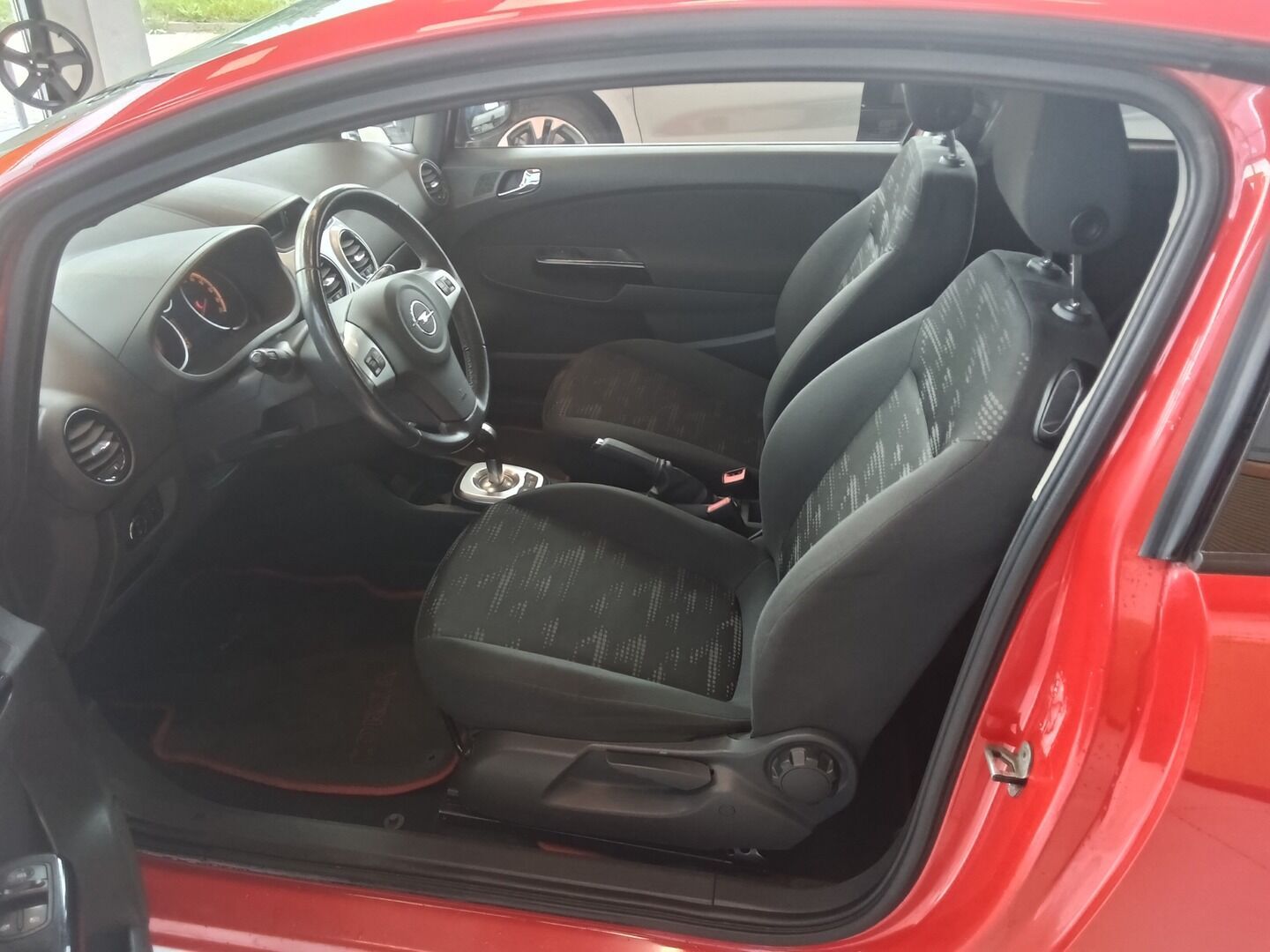 Opel Corsa, 1.2i 63KW AUT 2011 - fotka 5