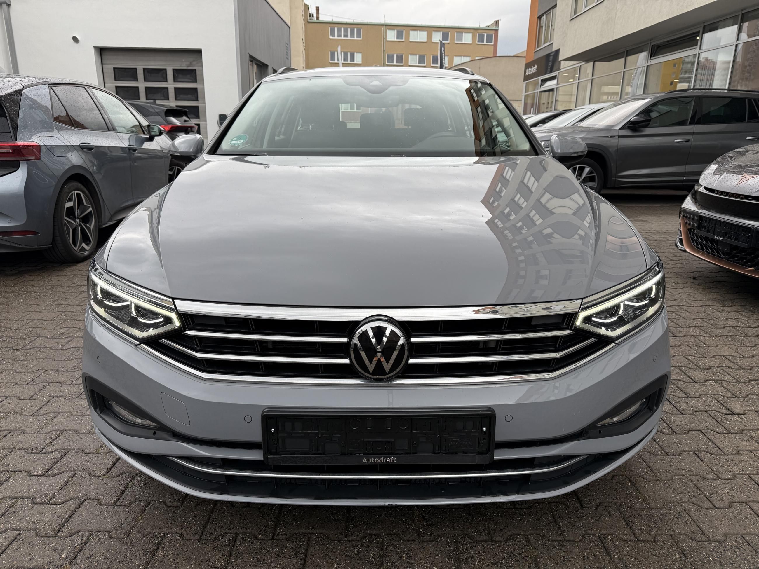 Volkswagen Passat, 2.0 TSI 140kW DSG / Webasto - fotka 2