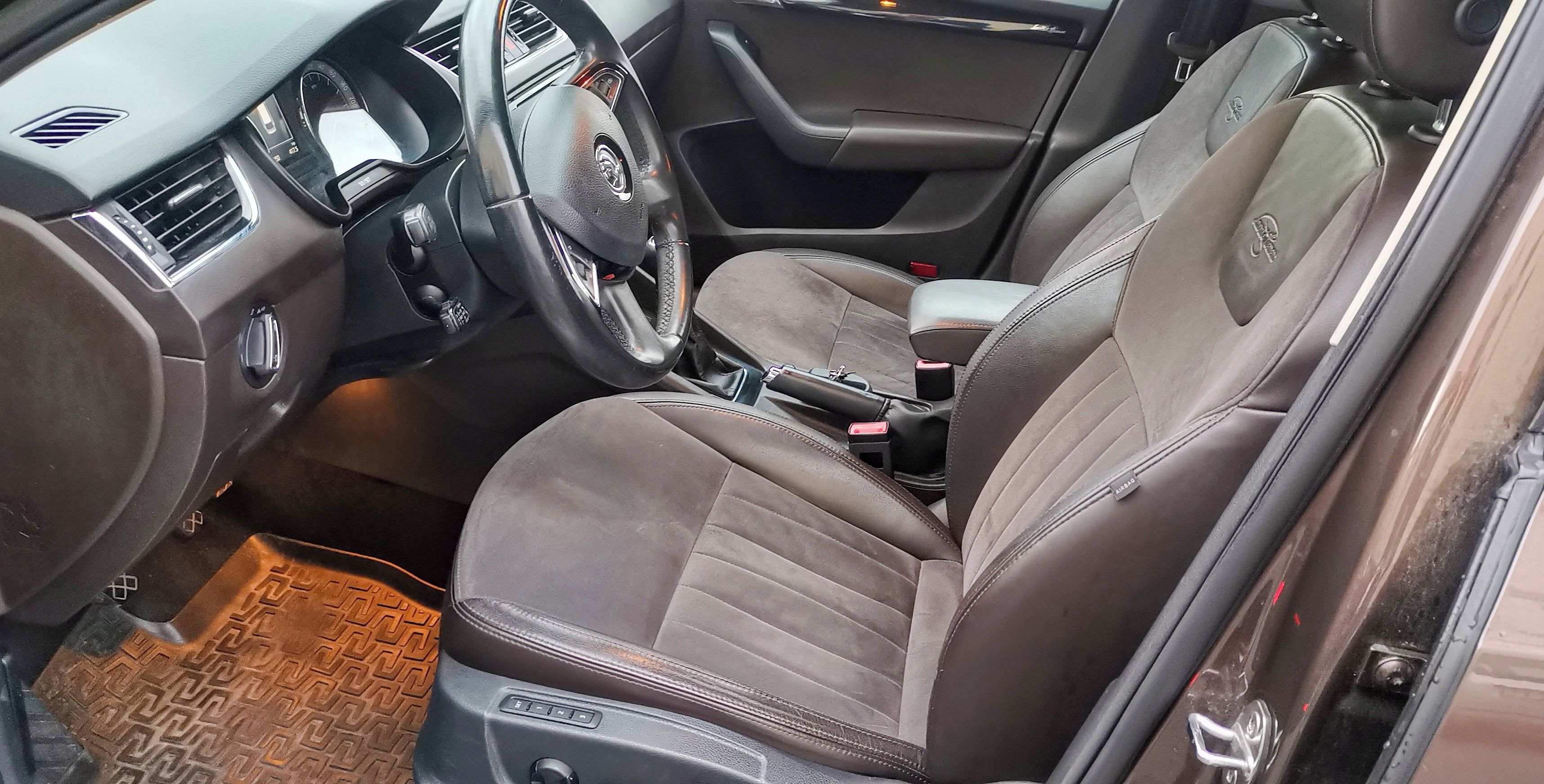 Škoda Octavia, Škoda Octavia III Combi4x4 L&K - fotka 3