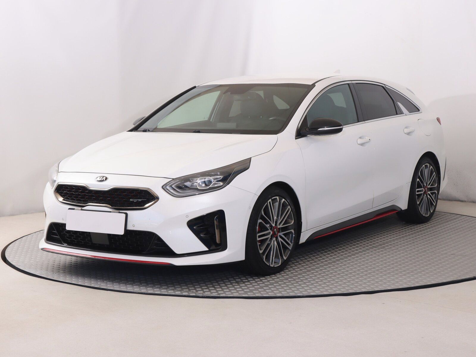 Kia ProCeed, GT 1.6 T-GDI, Automat - fotka 2