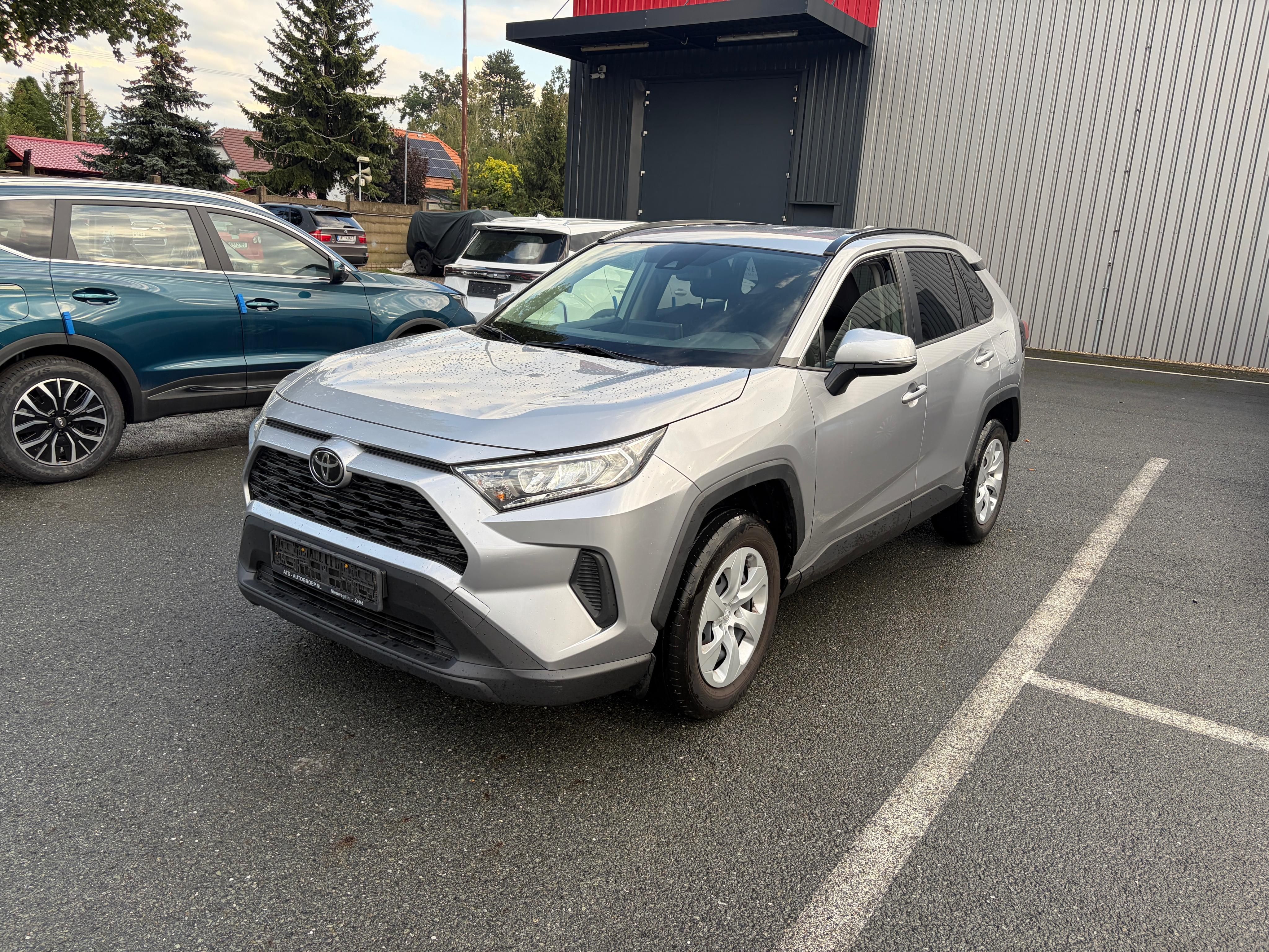 Toyota Rav4, 2.0i