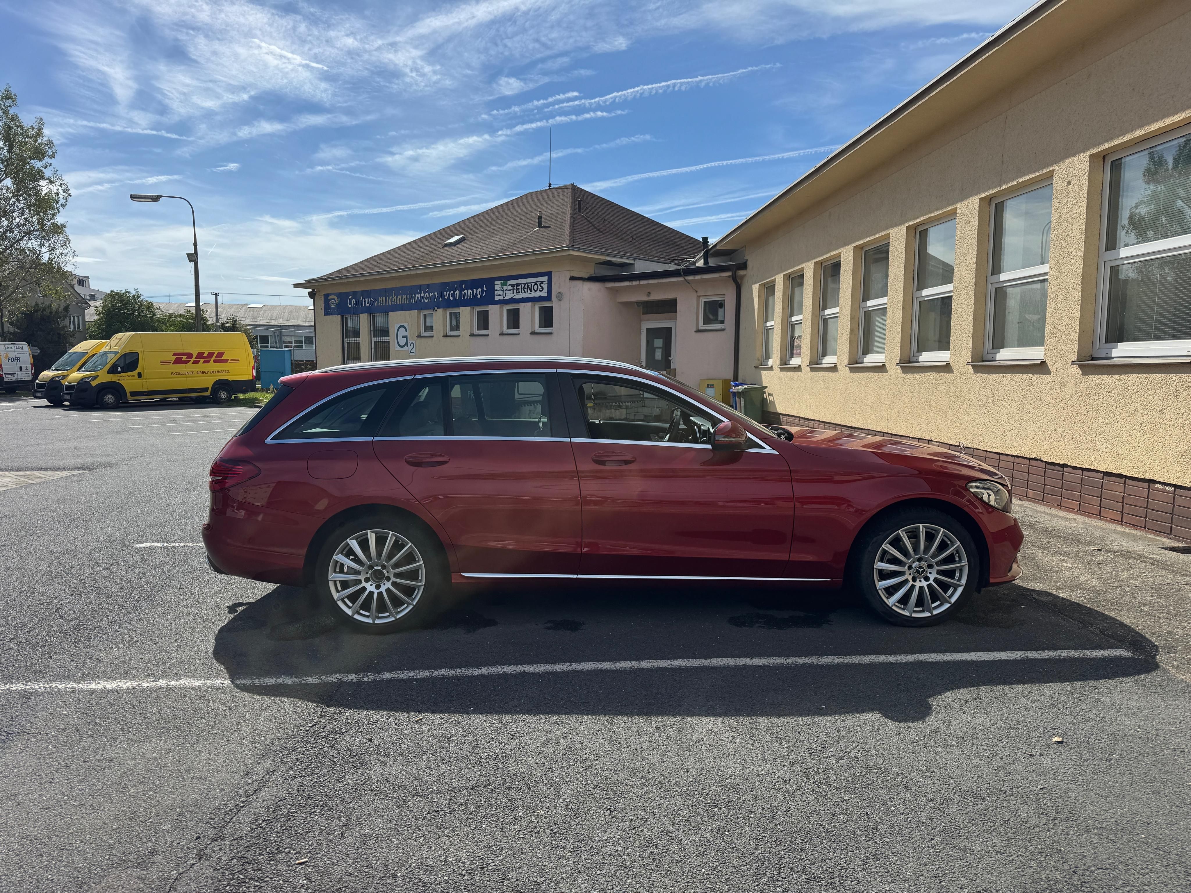 Mercedes-Benz Třídy C, Mercedes-Benz C220 4 matic - fotka 6