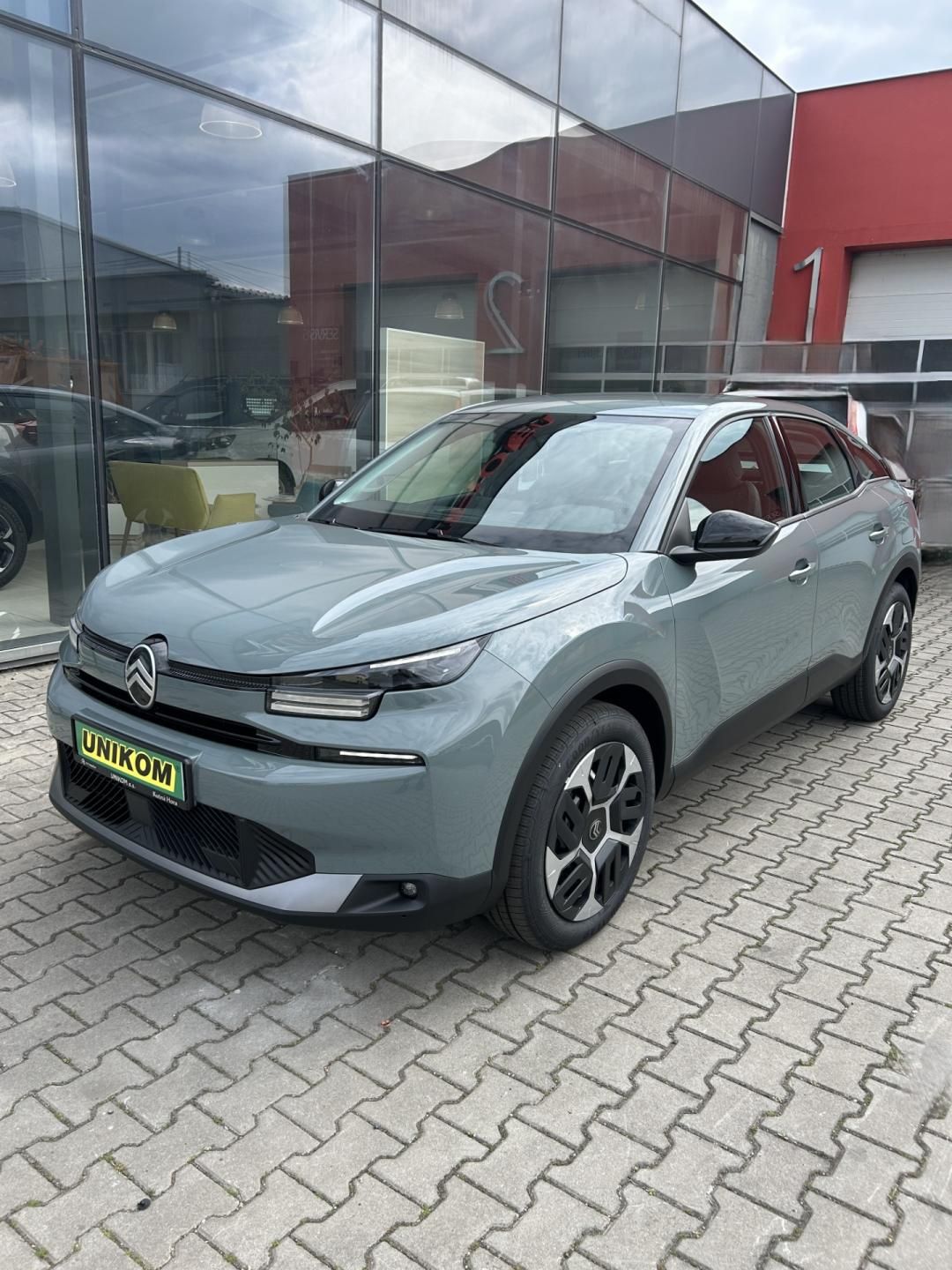 Citroën C4, PLUS Hybrid 145k Automatic - fotka 2