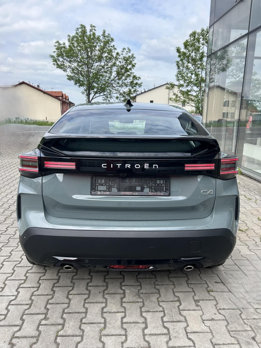 Citroën C4, PLUS Hybrid 145k Automatic - fotka 5
