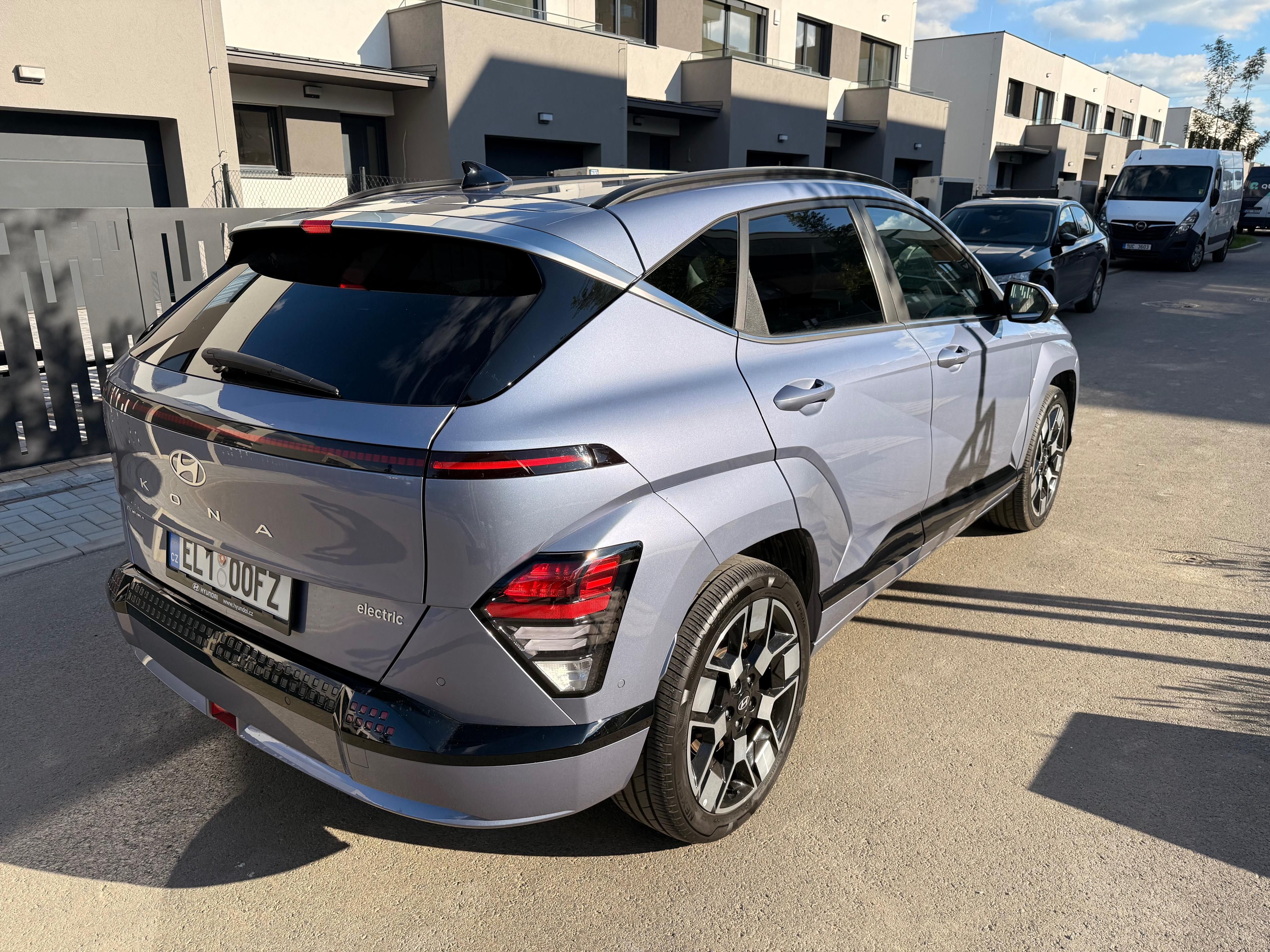 Hyundai Kona, Power 65kWh Style Premium - fotka 4