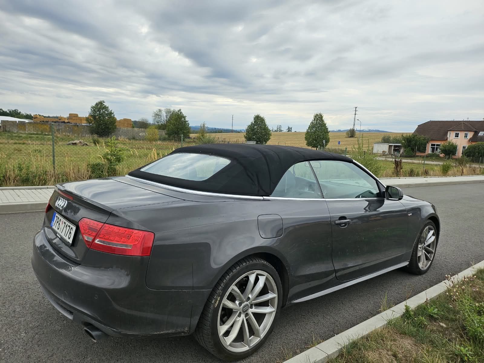 Audi A5, 3.0 tdi 176kw CABRIO S-line - fotka 4