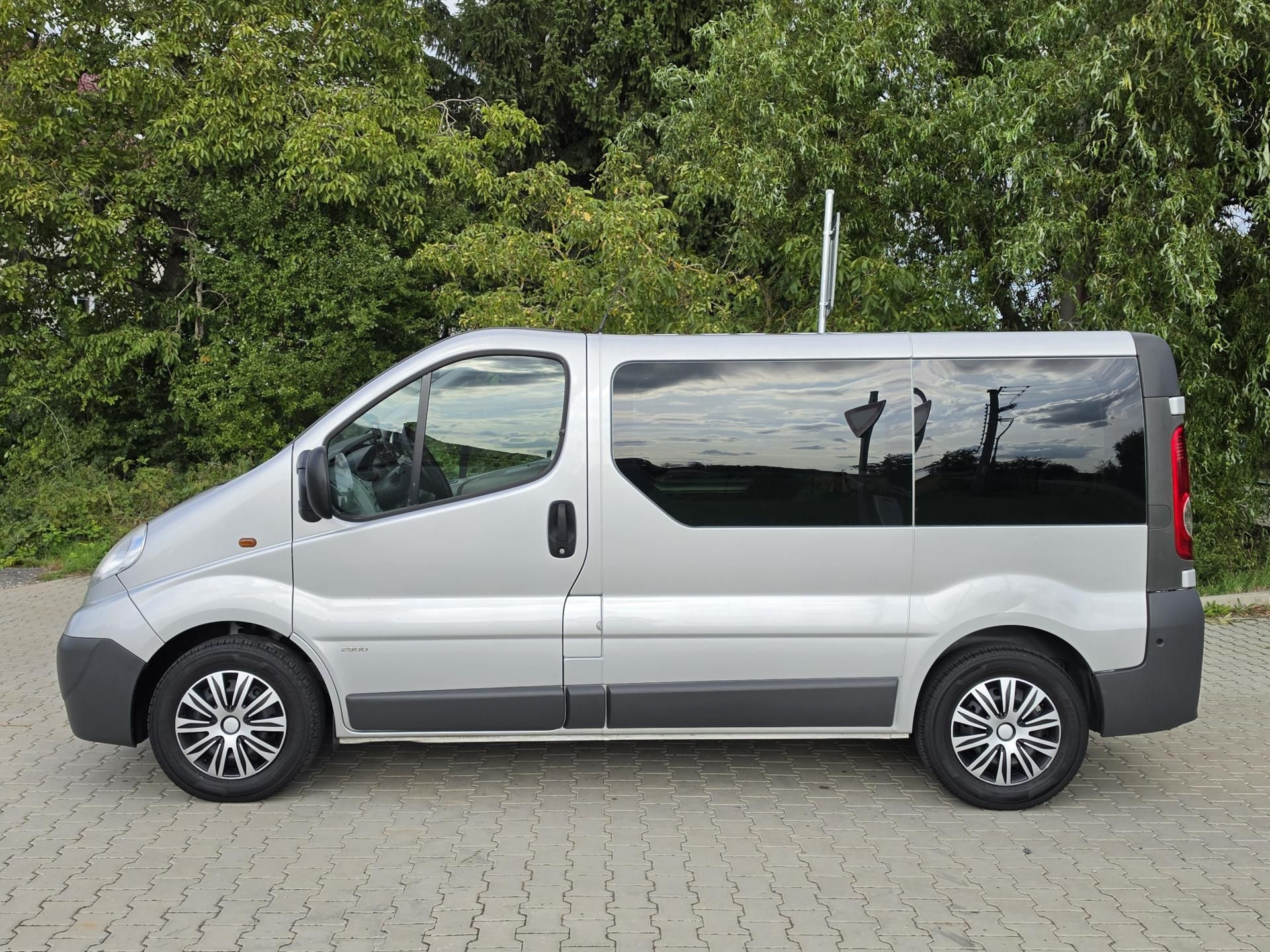 Opel Vivaro, 2.0CDTi 84kW 6-MÍST*KLIMA*T.Z. - fotka 2