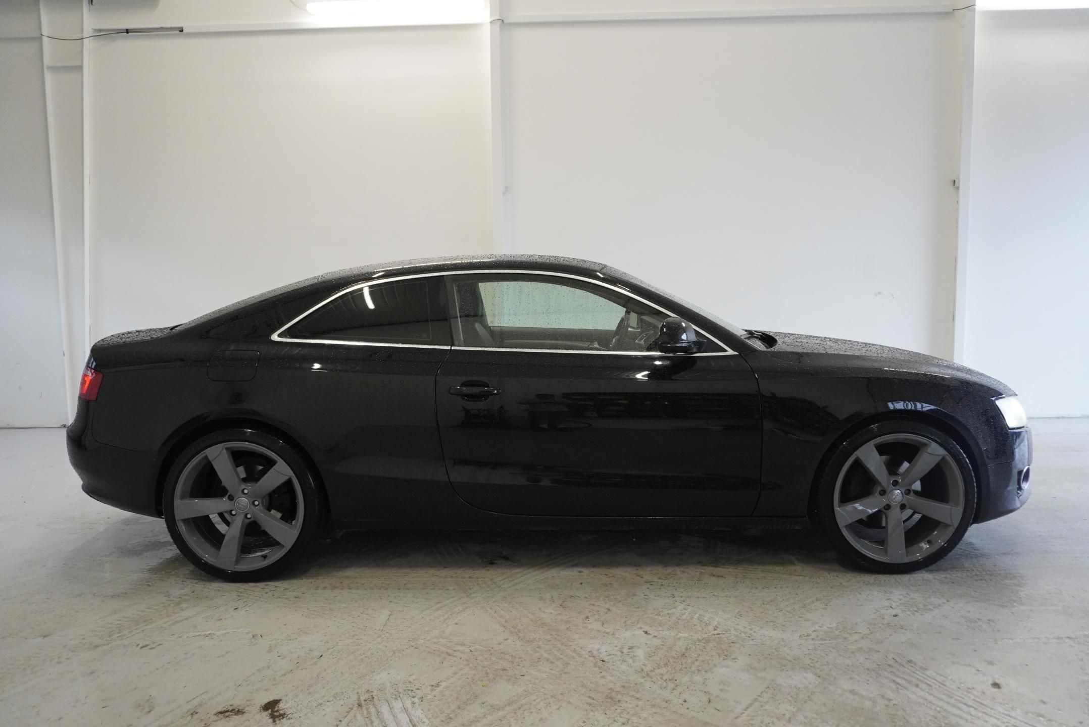 Audi A5, 2.0 TFSi 132 kW AUTOMAT KUPÉ - fotka 5