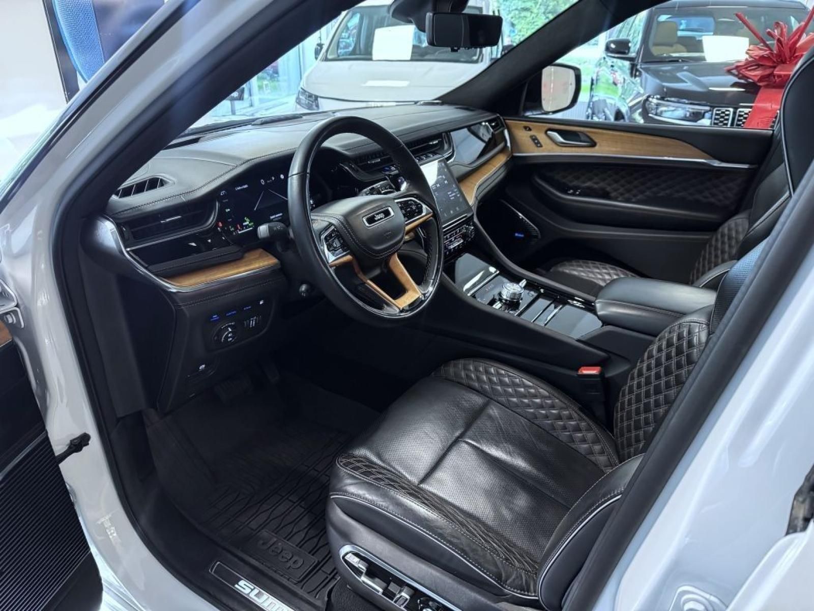 Jeep Grand Cherokee, 2,0 T 380k PHEV 4x4 AT8 ZF - fotka 6