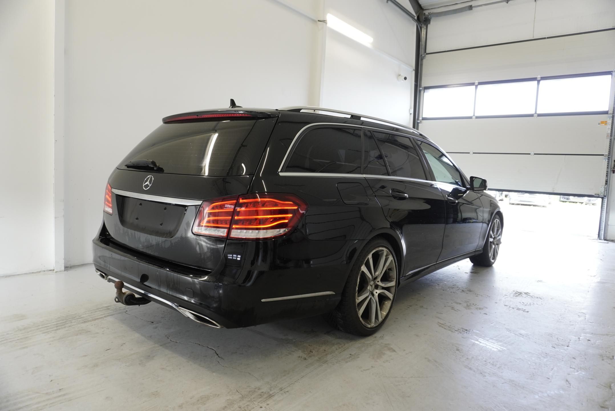 Mercedes-Benz Třídy E, 350CDi automat - fotka 6