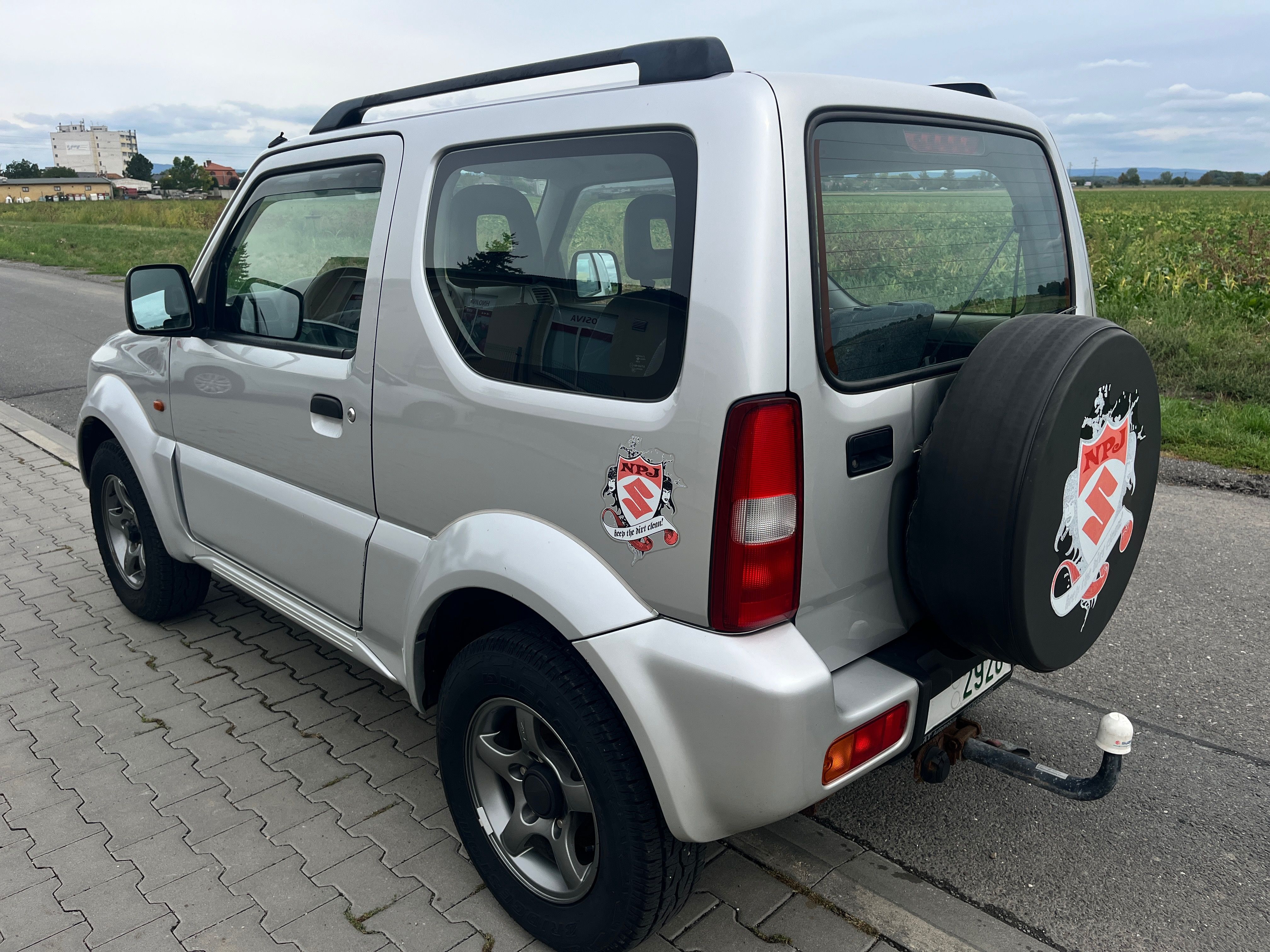 Suzuki Jimny, 1,3 4x4 60kW 1. majitel - fotka 4