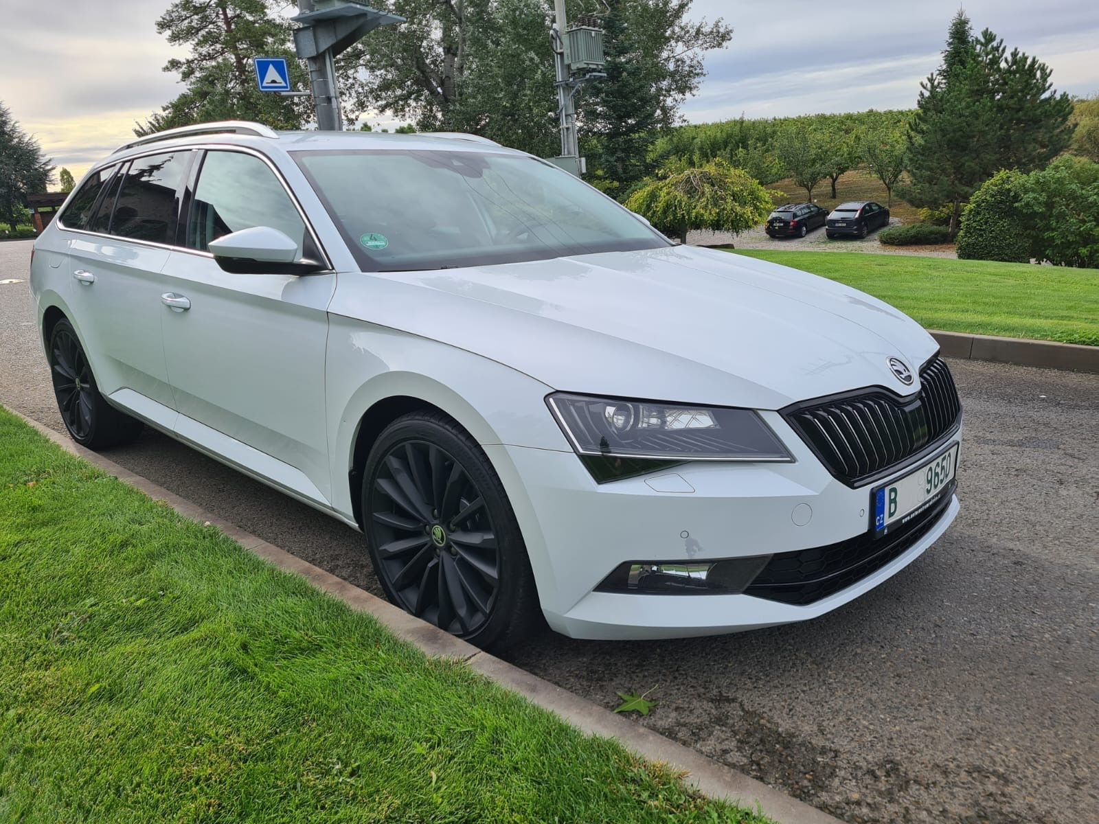 Škoda Superb, 1.6 TDi 88KW DSG NAV - fotka 2