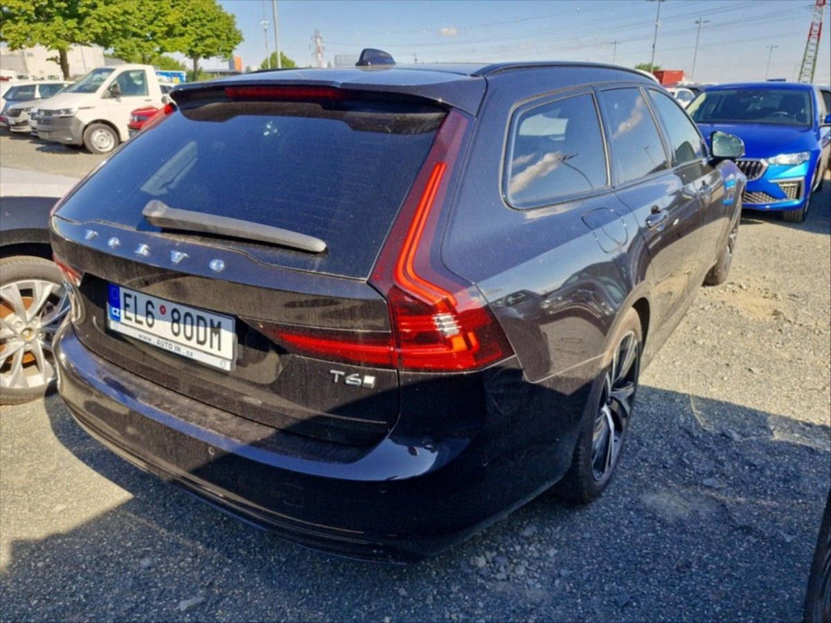 Volvo V90, 2,0 T6 Plug-In AWD Ultra Dark - fotka 3