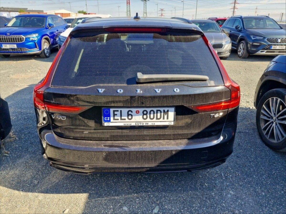 Volvo V90, 2,0 T6 Plug-In AWD Ultra Dark - fotka 2