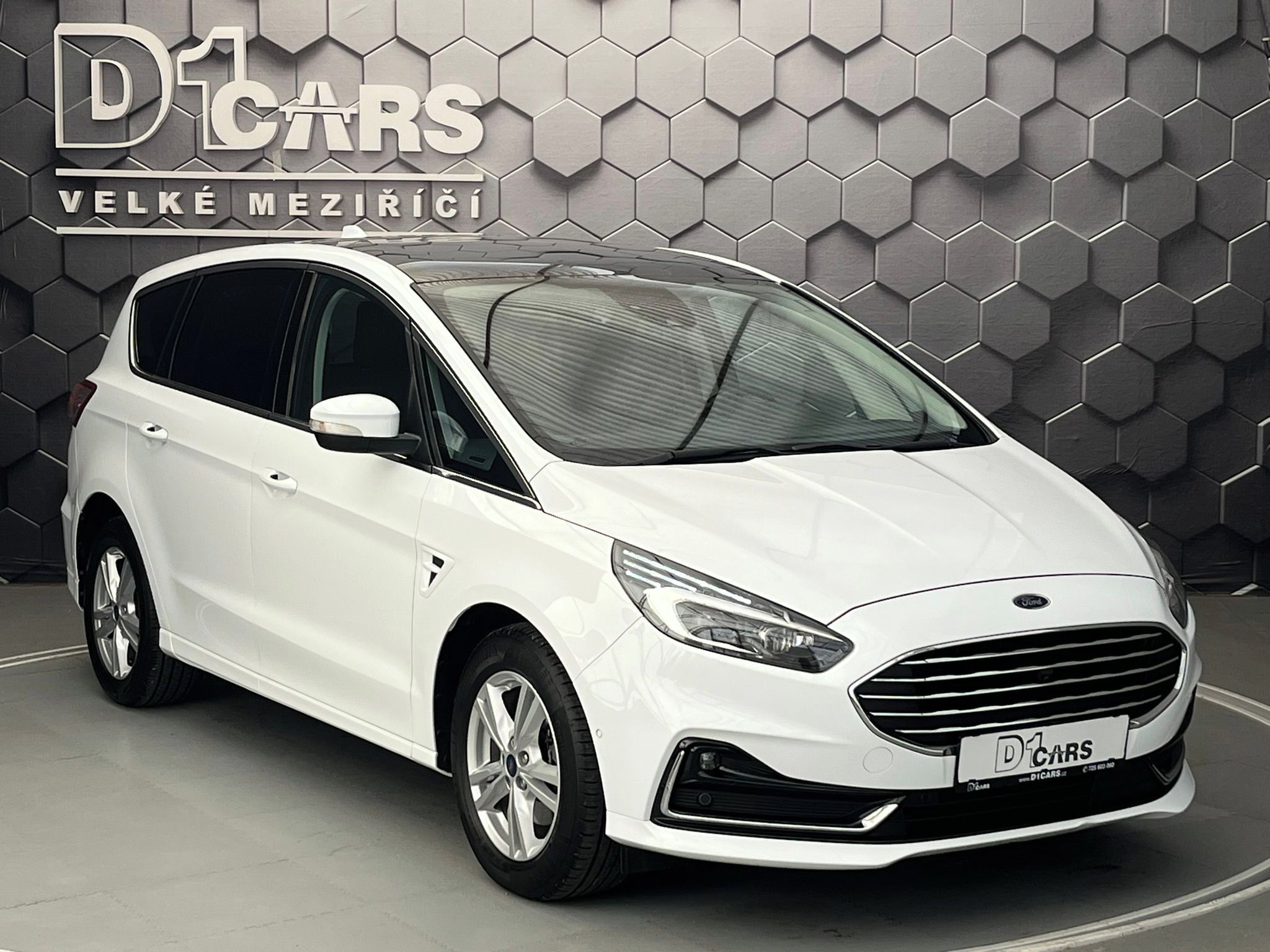 Ford S-MAX, 2.5 HEV TITANIUM 7 míst - fotka 5