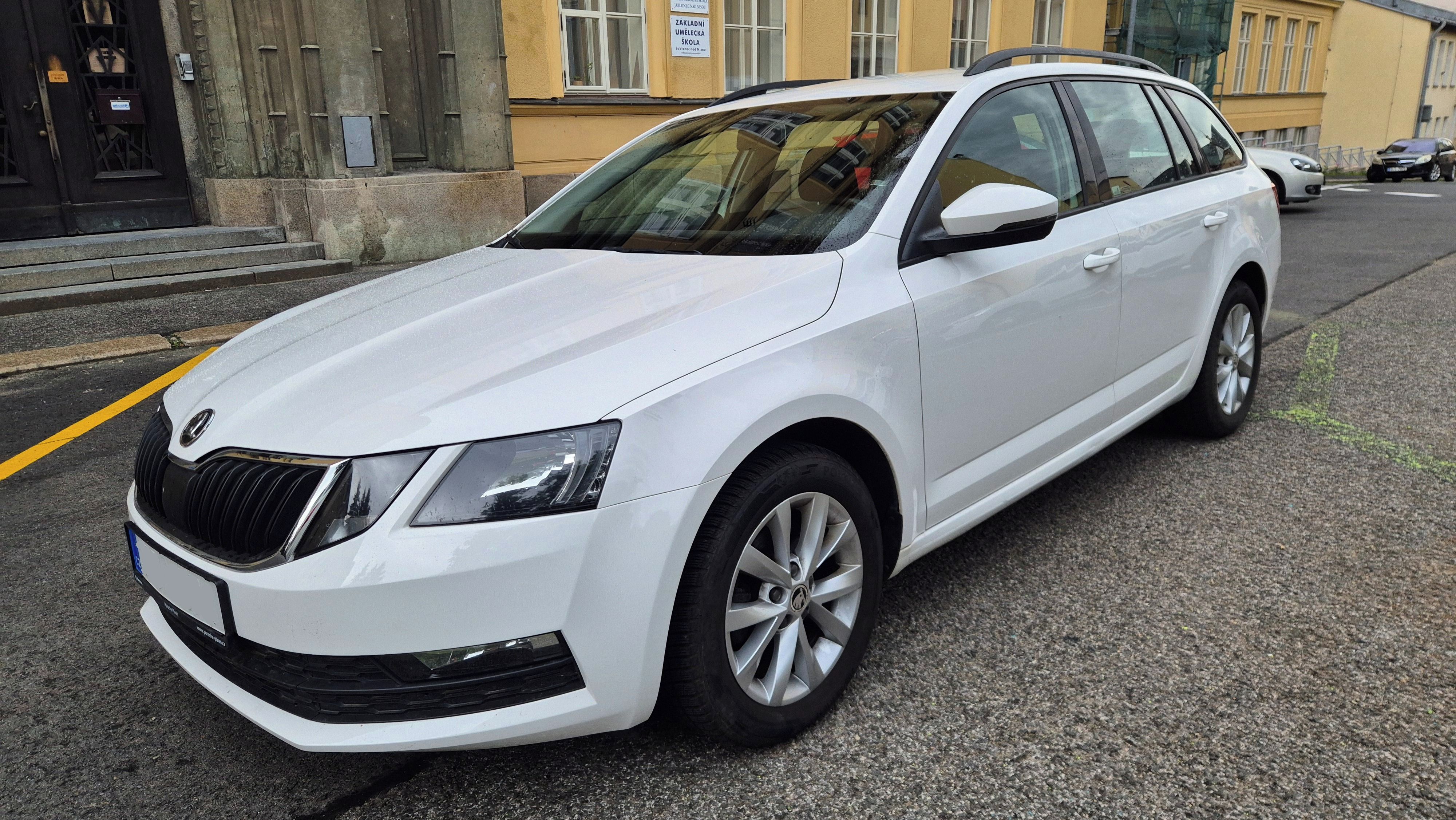 Škoda Octavia, 1.6 TDI - 72 tis. km - fotka 2