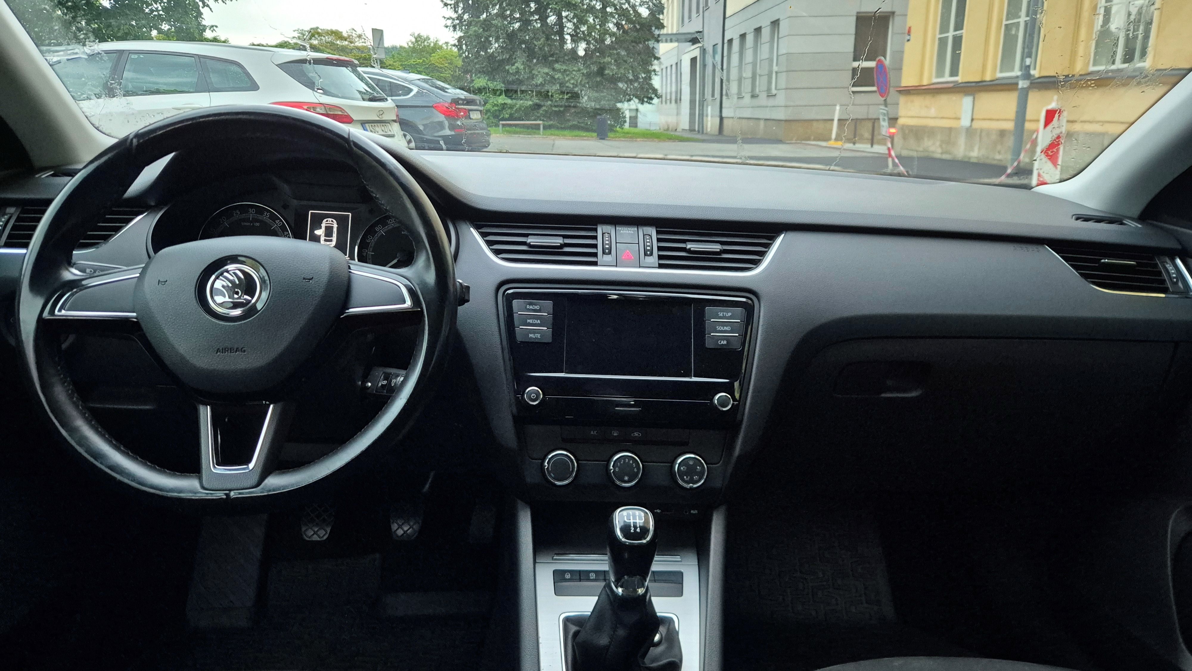 Škoda Octavia, 1.6 TDI - 72 tis. km - fotka 6