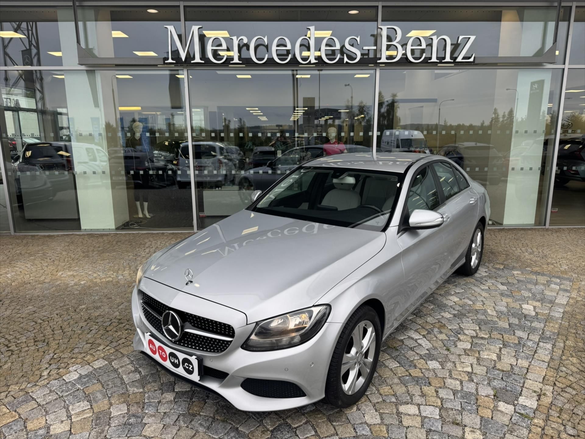 Mercedes-Benz Třídy C, C 180