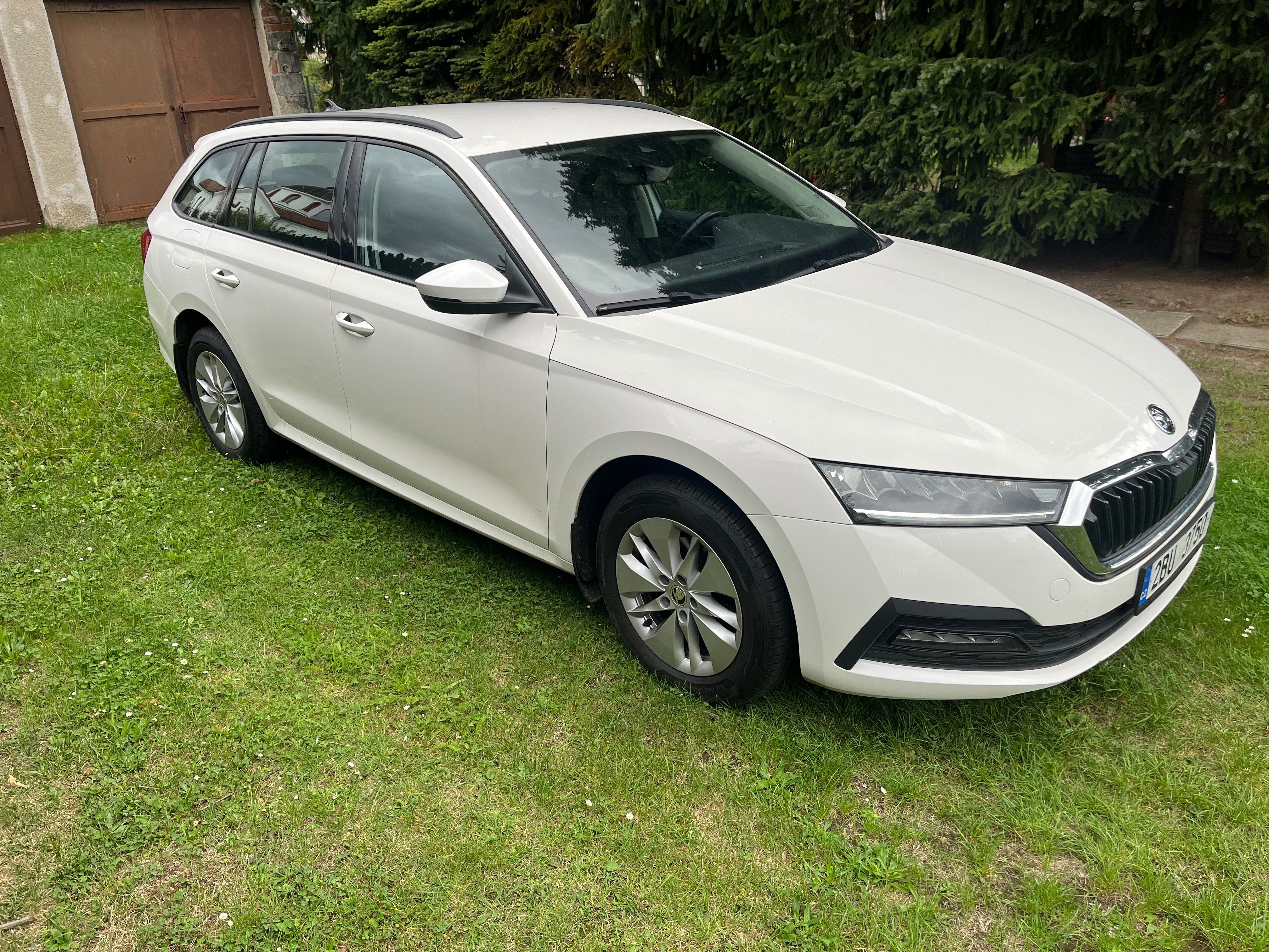 Škoda Octavia, Kombi 2.0 TDI 85KW - fotka 2
