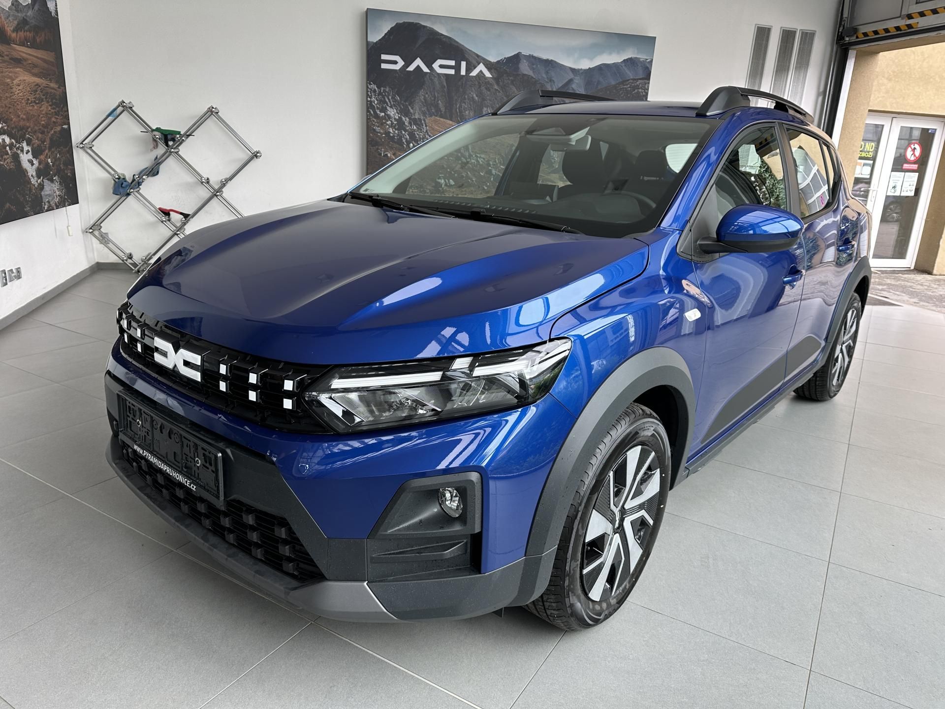 Dacia Sandero, STEPWAY HYBRID 155 - ŘÍJEN
