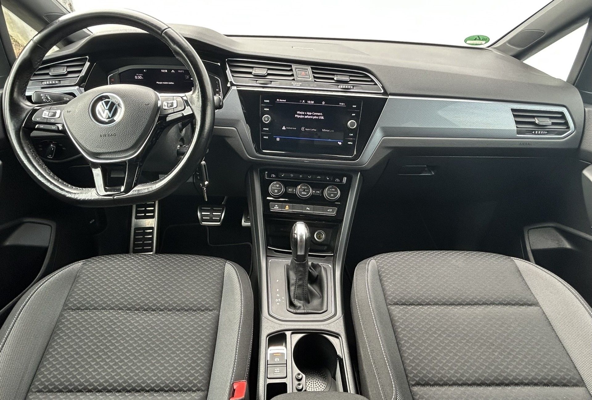 Volkswagen Touran, 2.0 TDI DSG 7míst tažné - fotka 5