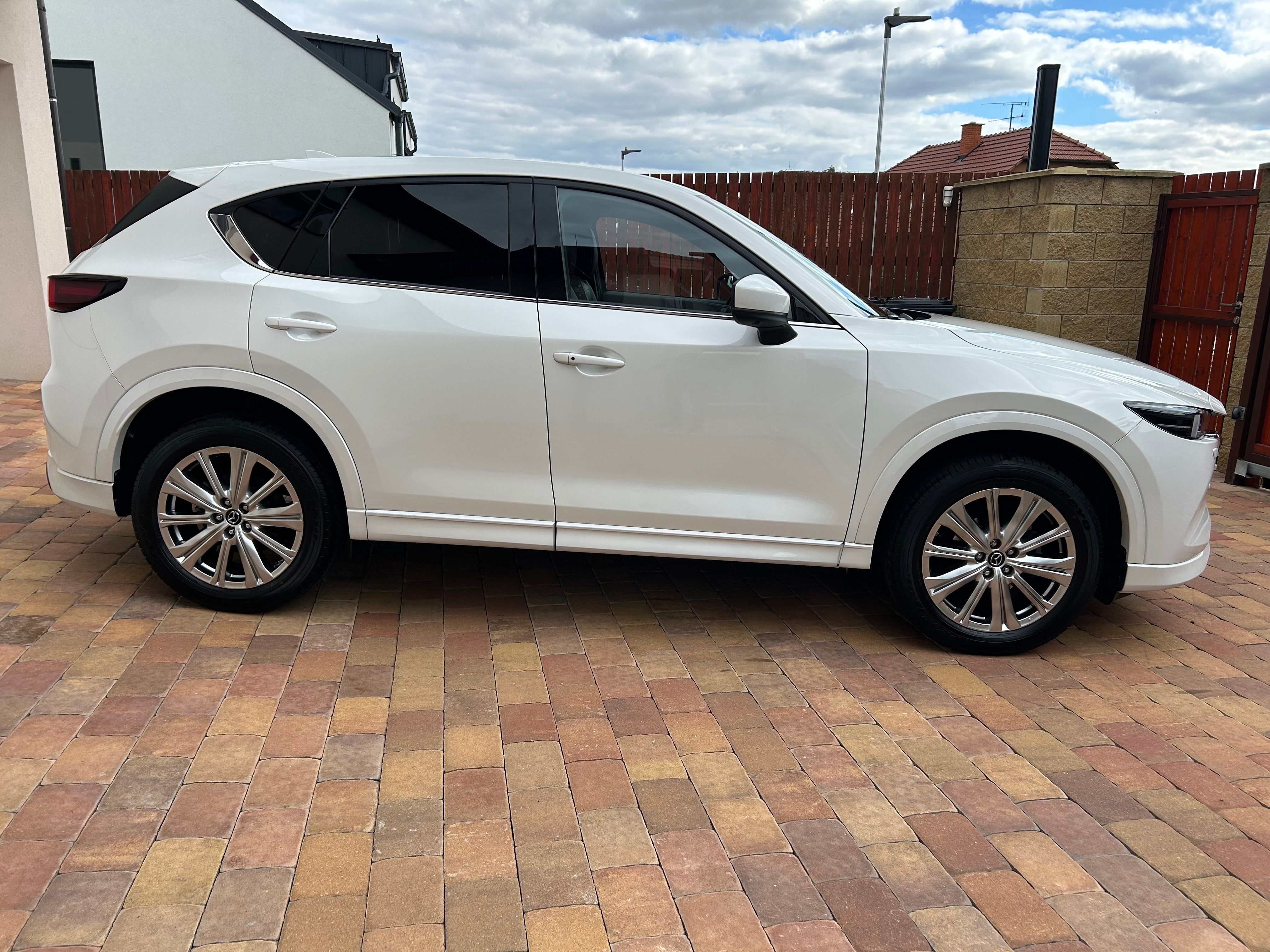 Mazda CX-5, 2.5 e-SKYACTIV-G194 TAKUMI 2WD - fotka 4