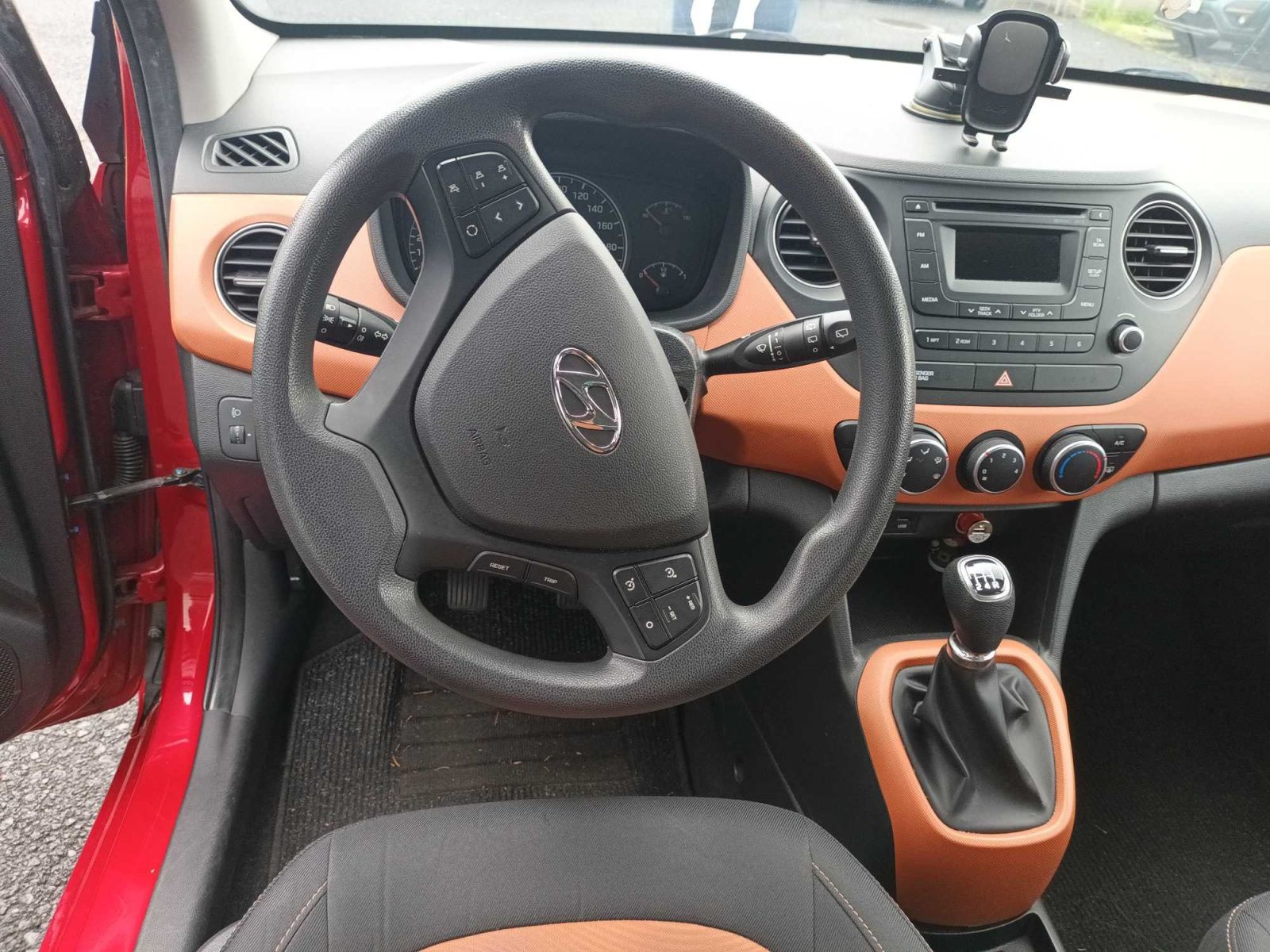 Hyundai i10, 1.0, ČR,1.maj, Klima, Tempomat - fotka 3