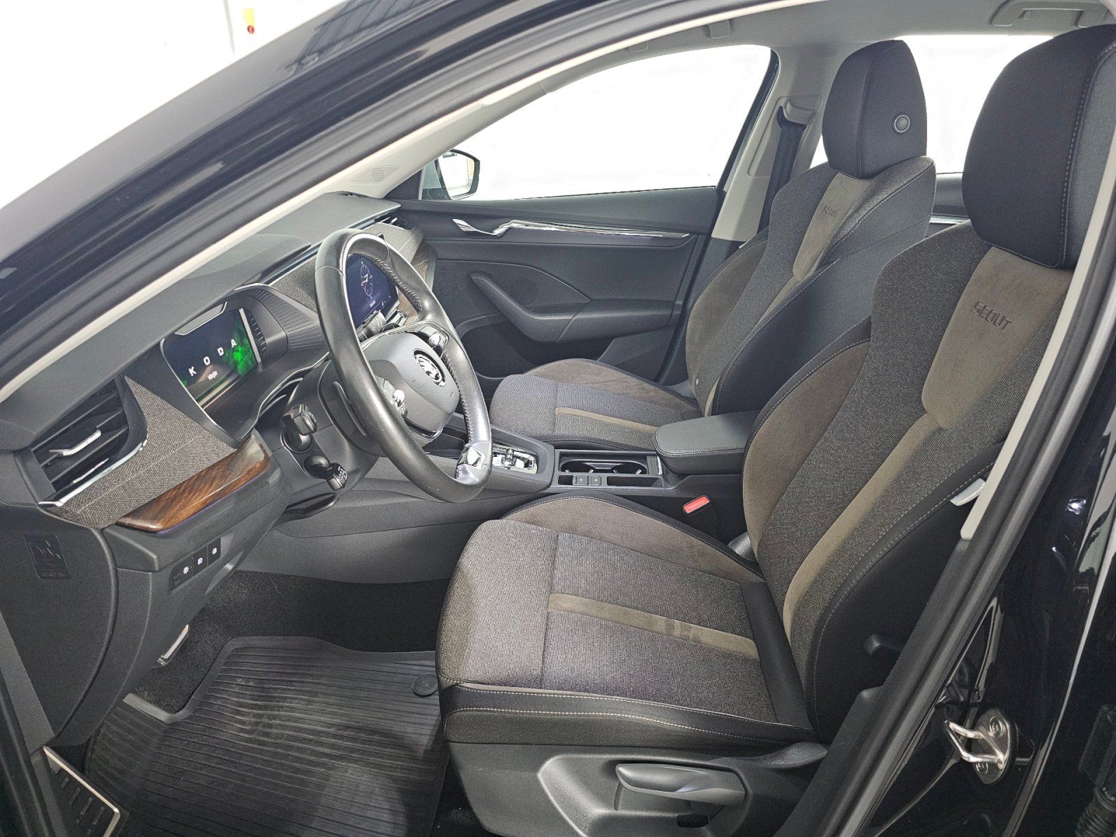 Škoda Octavia, 2.0TDI 4x4 110kW DSG SCOUT TAŽ - fotka 6