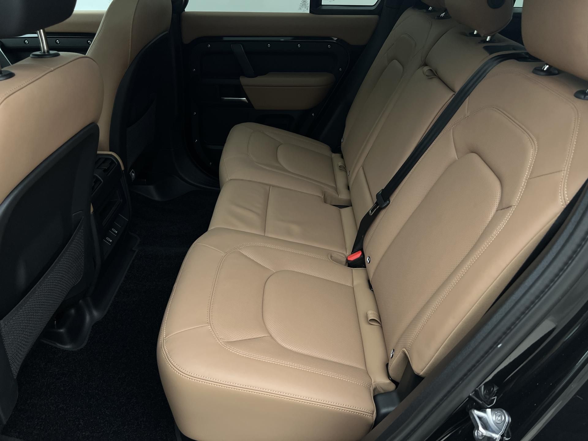 Land Rover Defender, D350 X-DYNAMIC HSE AUT 1. maj. - fotka 6