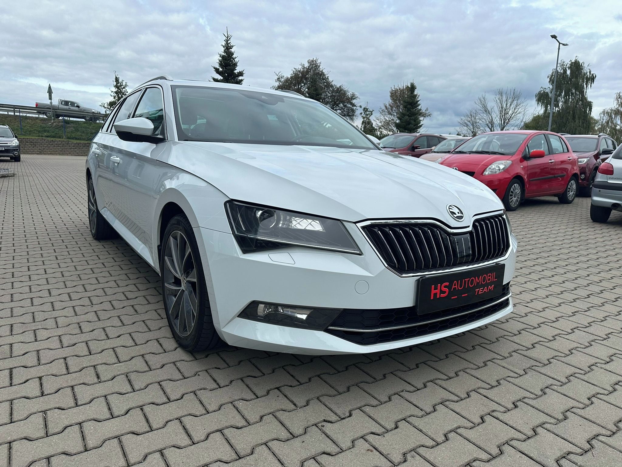 Škoda Superb, 2,0TDi 140kW, 2 sady kol - fotka 4