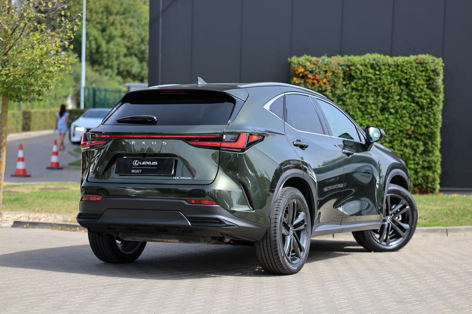 Lexus NX 350h, 350H 2,5 HEV PRESTIGE - fotka 4
