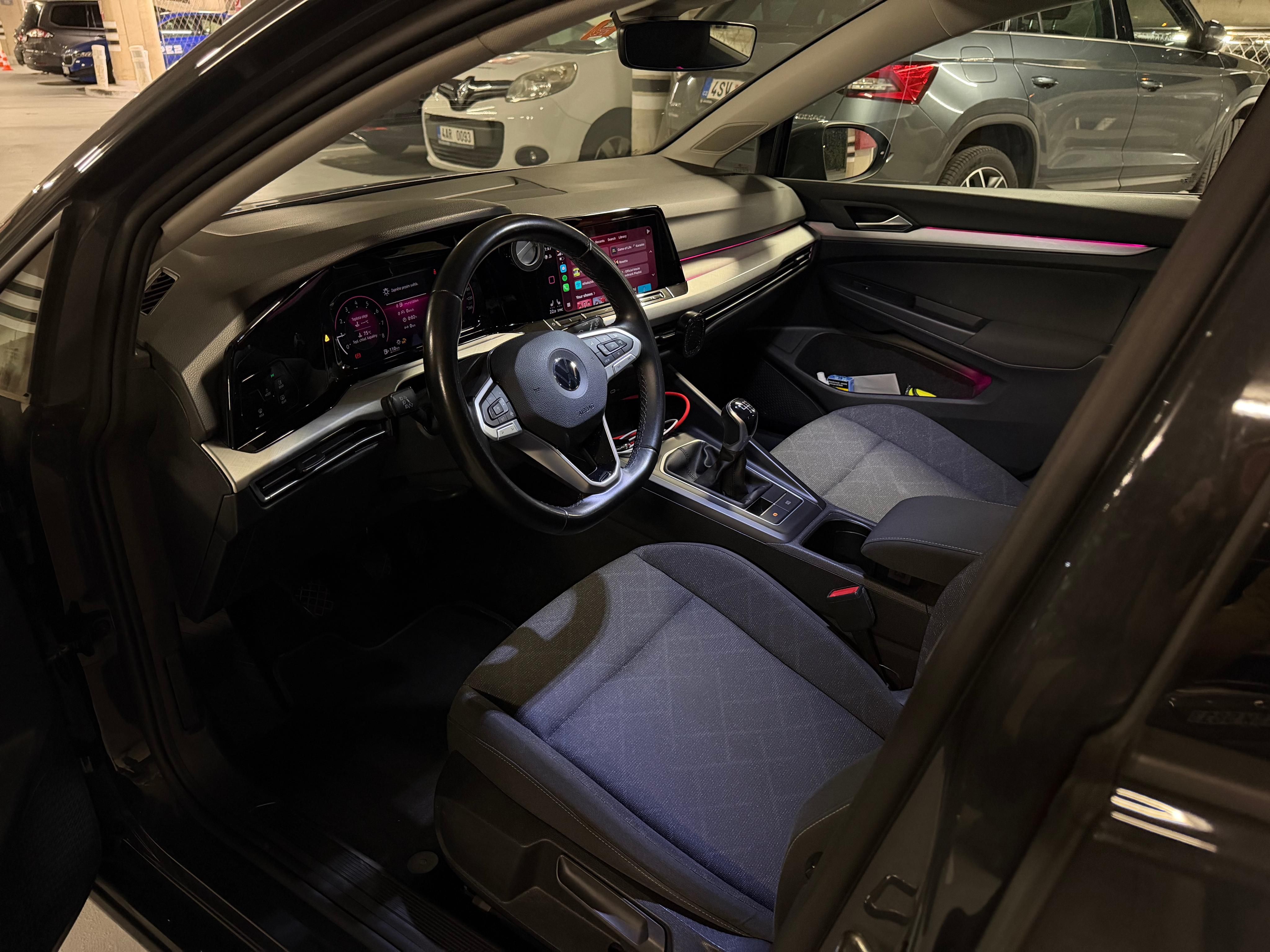 Volkswagen Golf, Golf VIII 1.0 TSI 81Kw Man - fotka 4