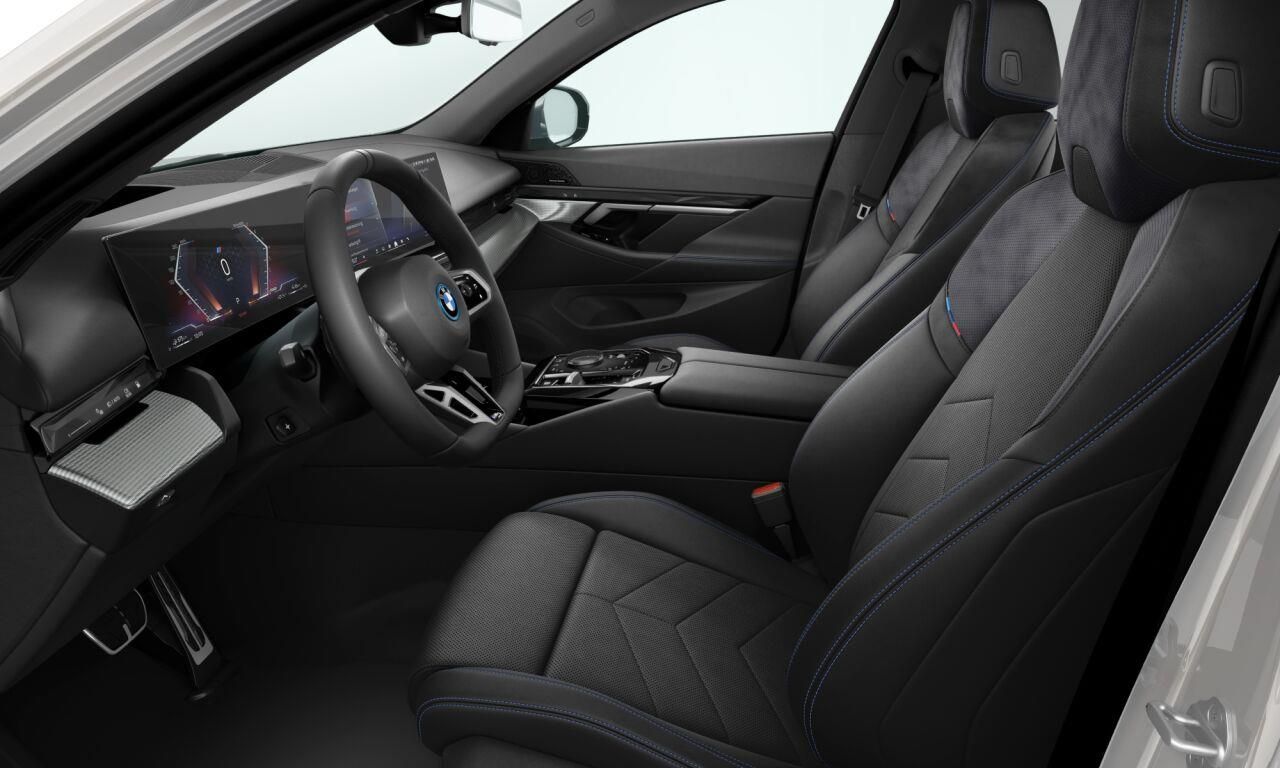 BMW Řada 5, 550e xDrive Touring - fotka 4