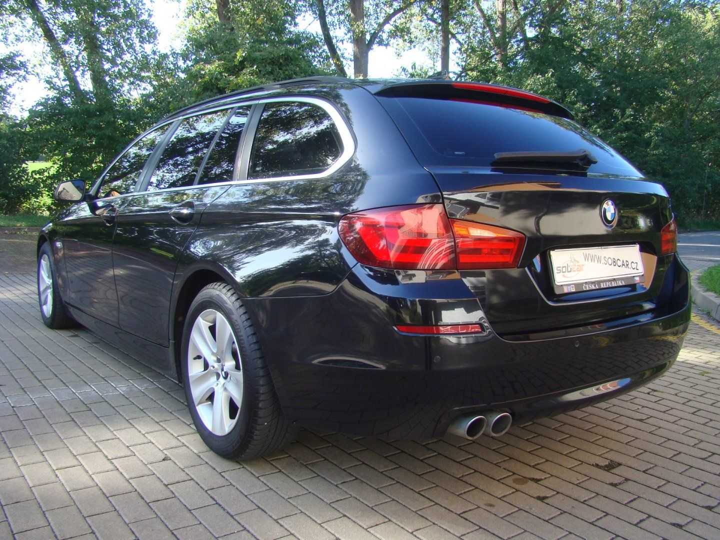 BMW Řada 5, 530d xDrive PANORAMA WEBASTO - fotka 5