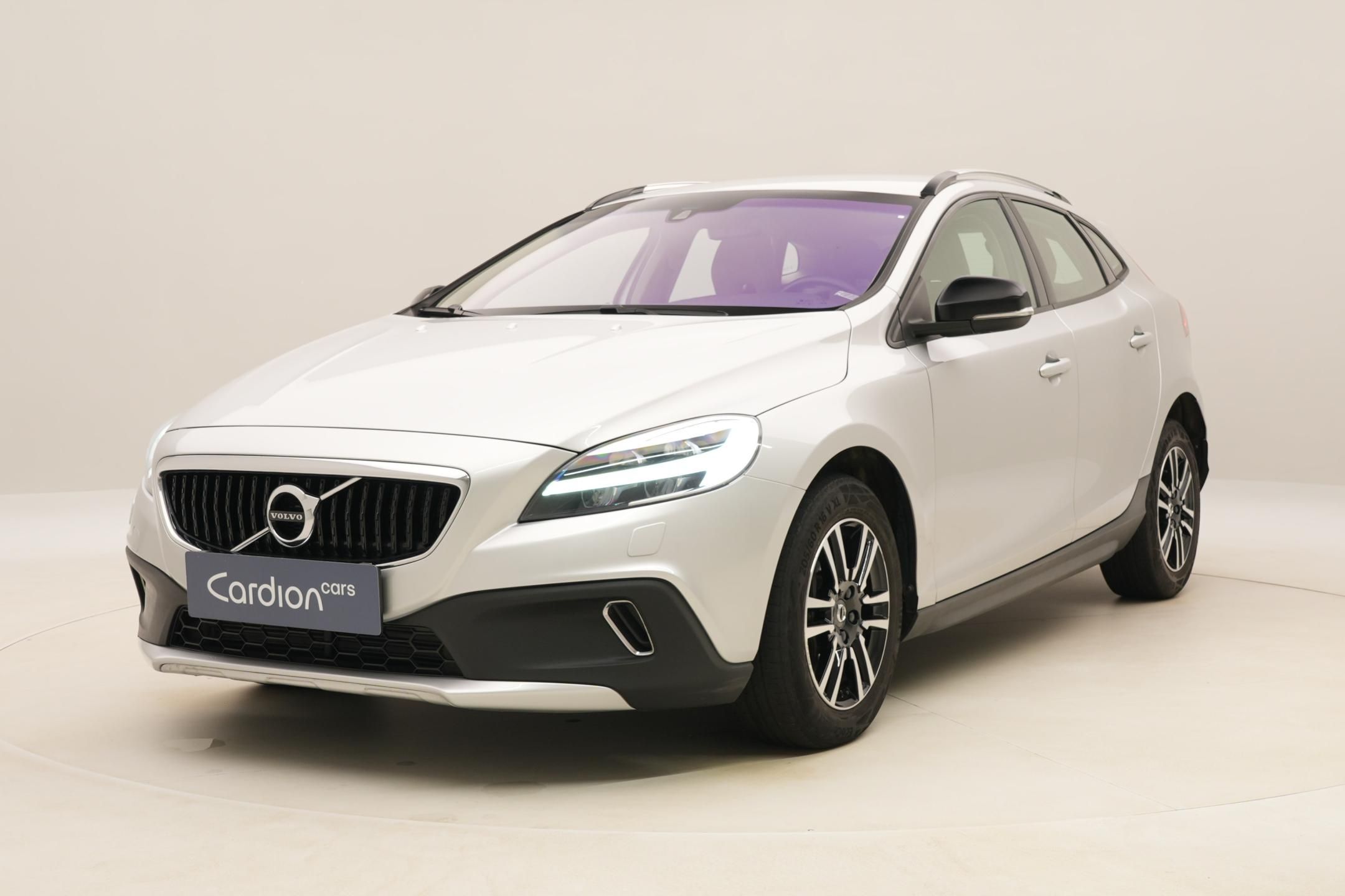 Volvo V40, CC D3 MOMENTUM AUT