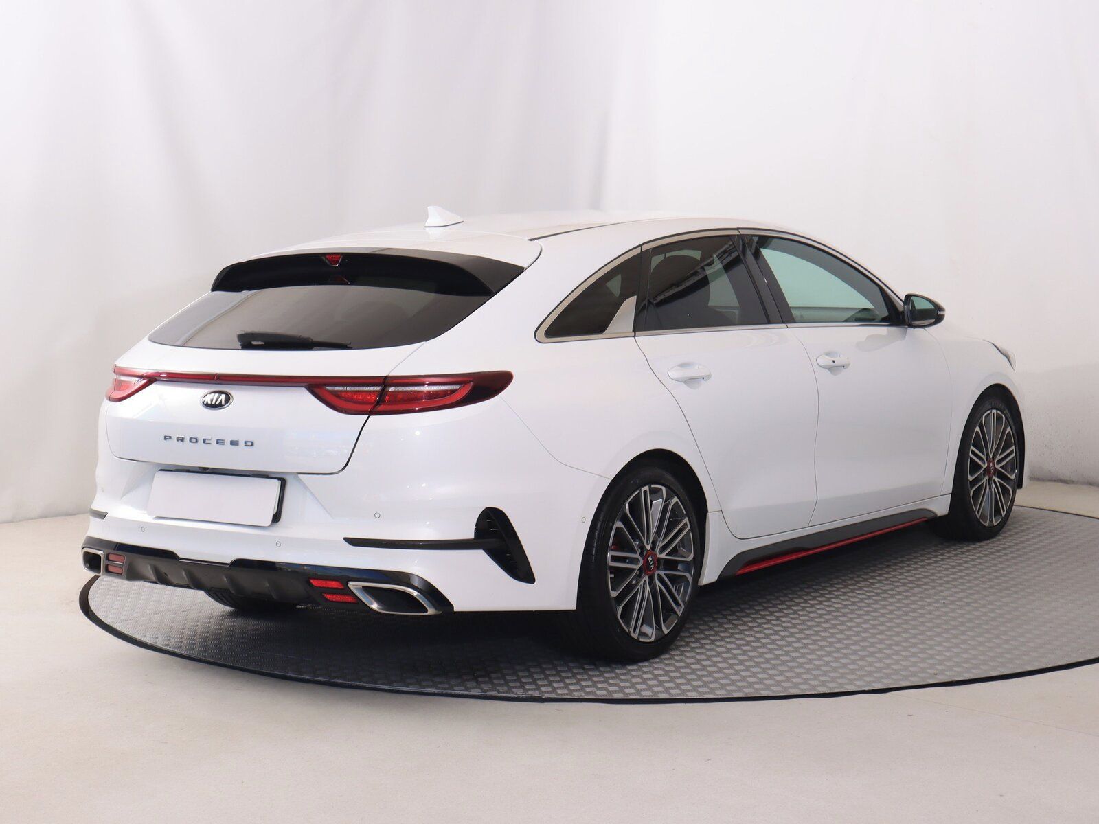 Kia ProCeed, GT 1.6 T-GDI, Automat - fotka 5