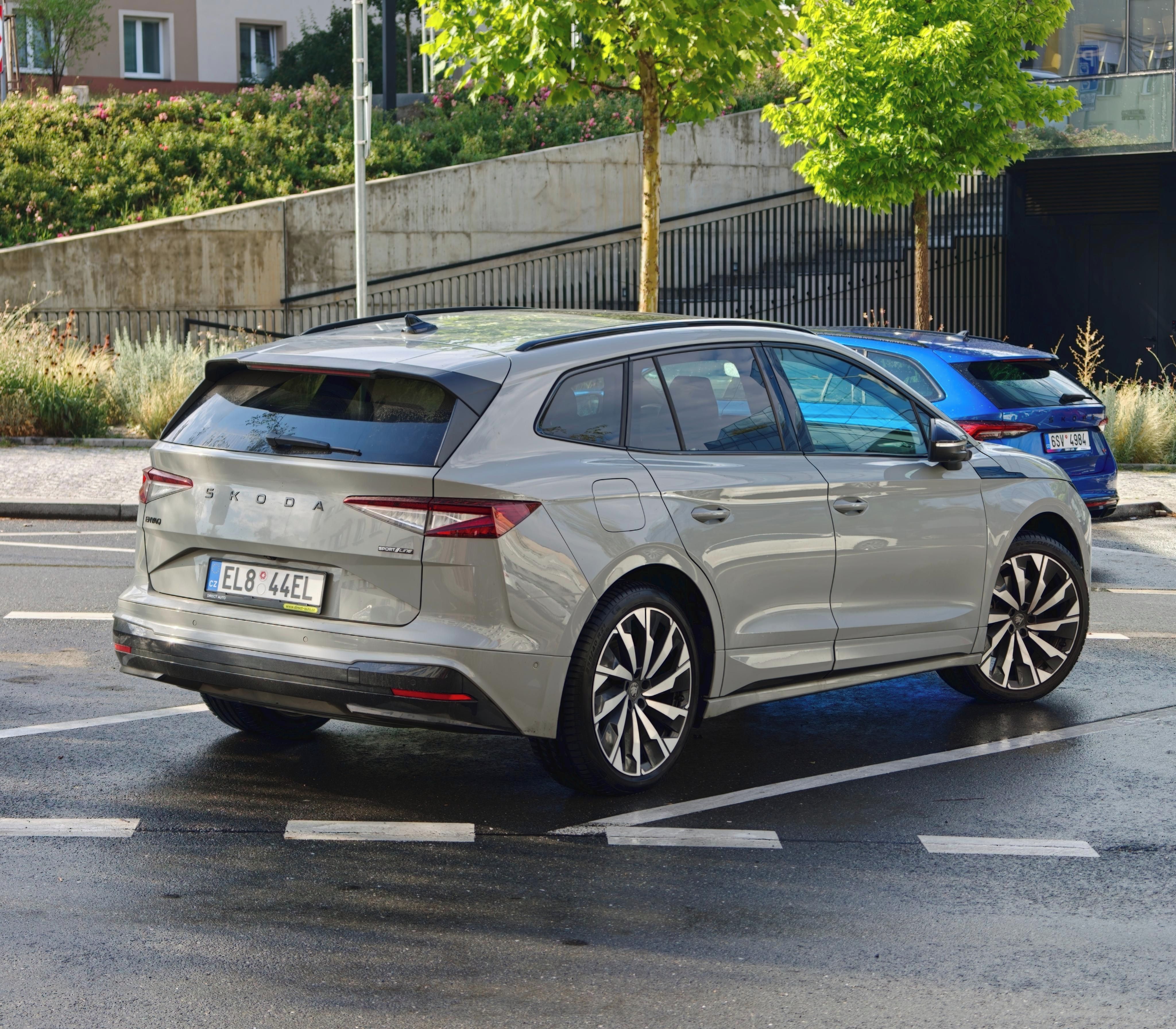 Škoda Enyaq, Sportline, max paket, 21" kola - fotka 5