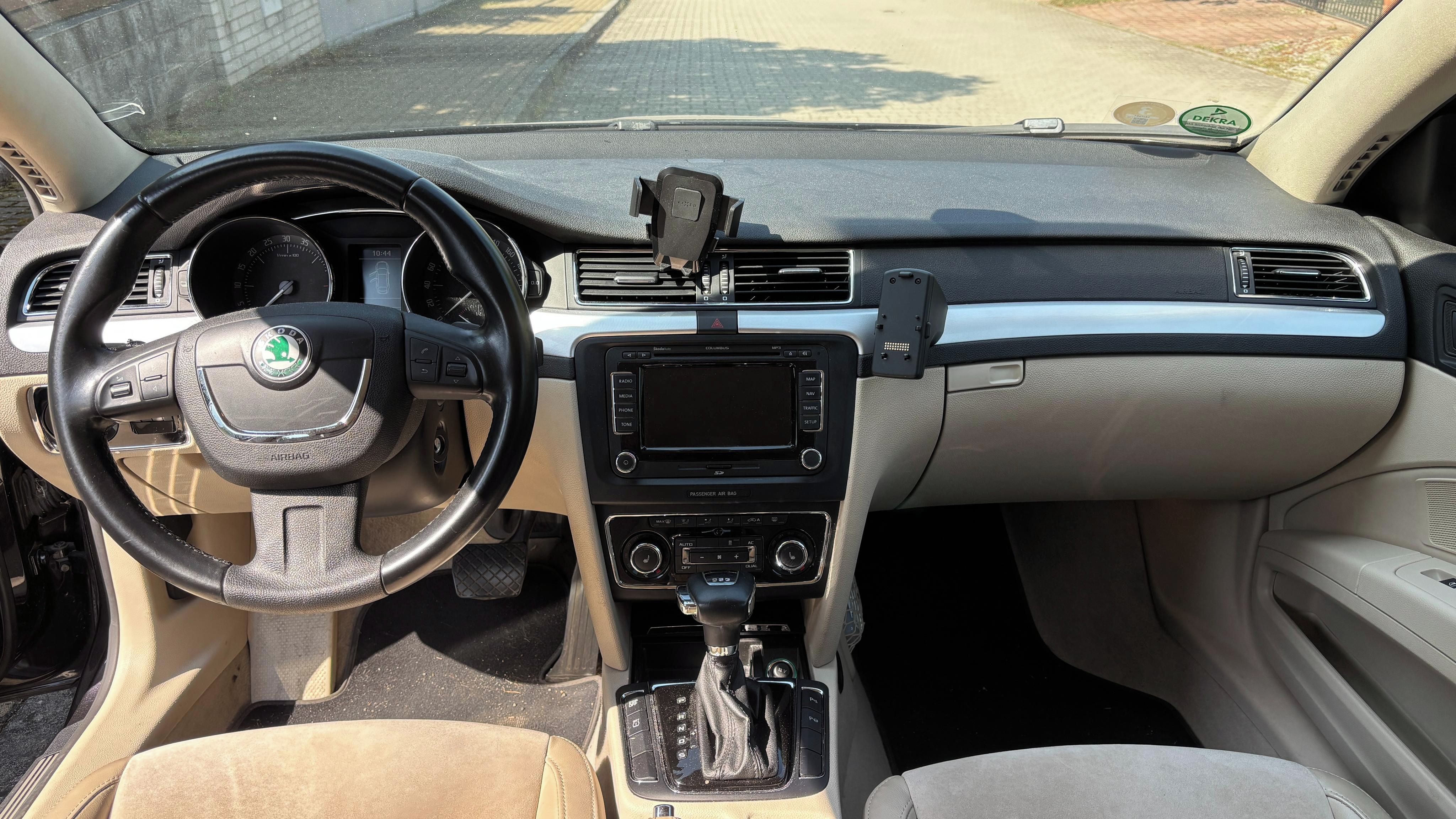 Škoda Superb, Superb II Elegance 2.0 TDI CR - fotka 5
