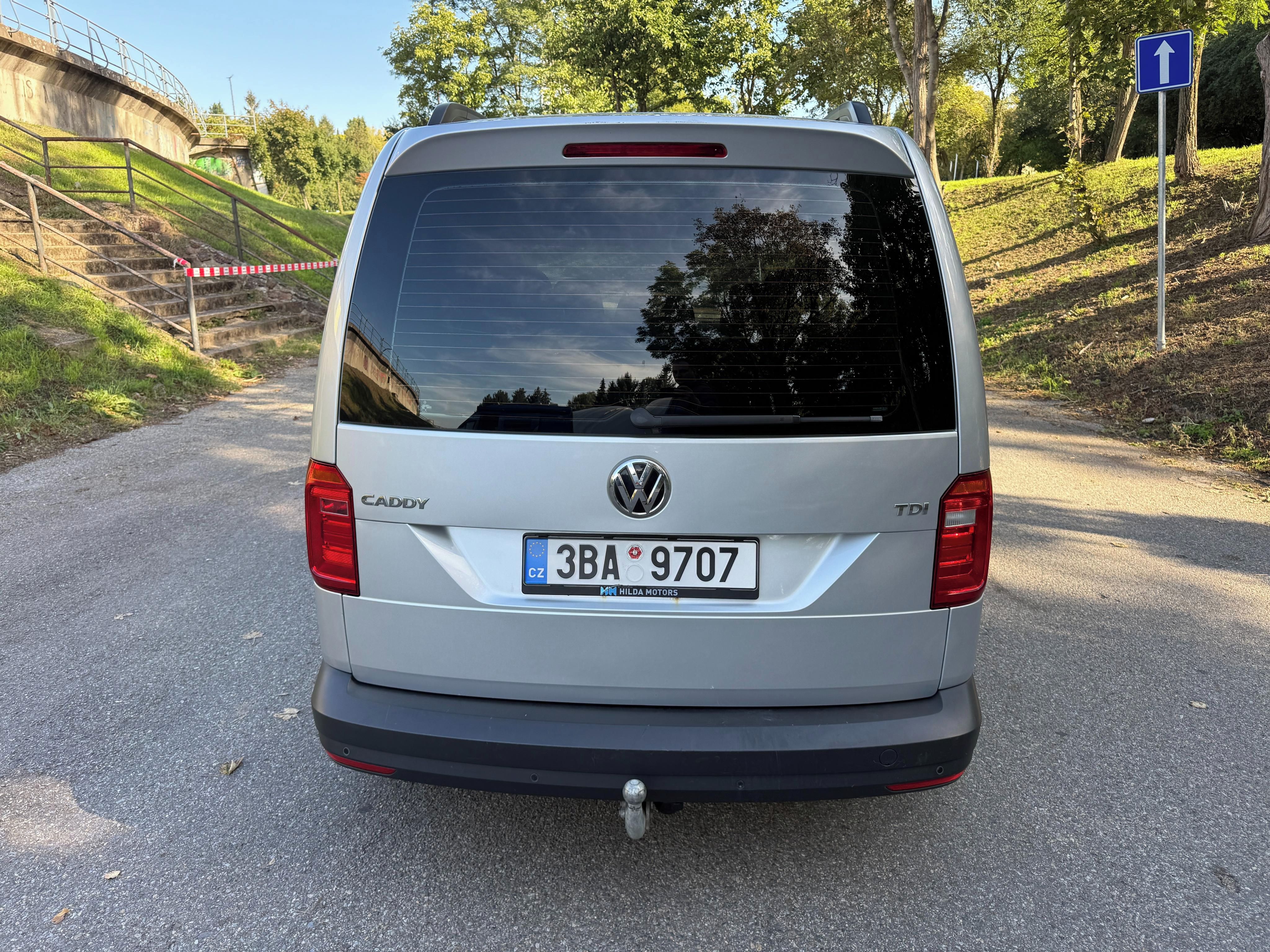 Volkswagen Caddy, 75kw | 2018 | VÝBAVA | TZ | RE - fotka 6