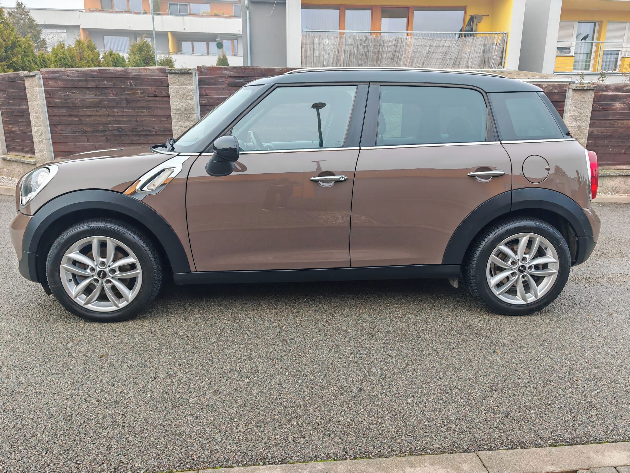 Mini Countryman, Cooper 1.6i - fotka 2