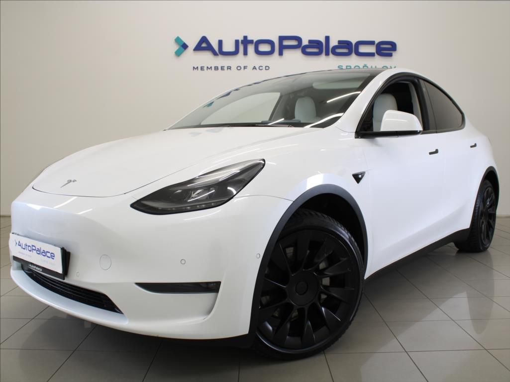 Tesla Model Y, 378kW Long Range 4x4 1.maj.