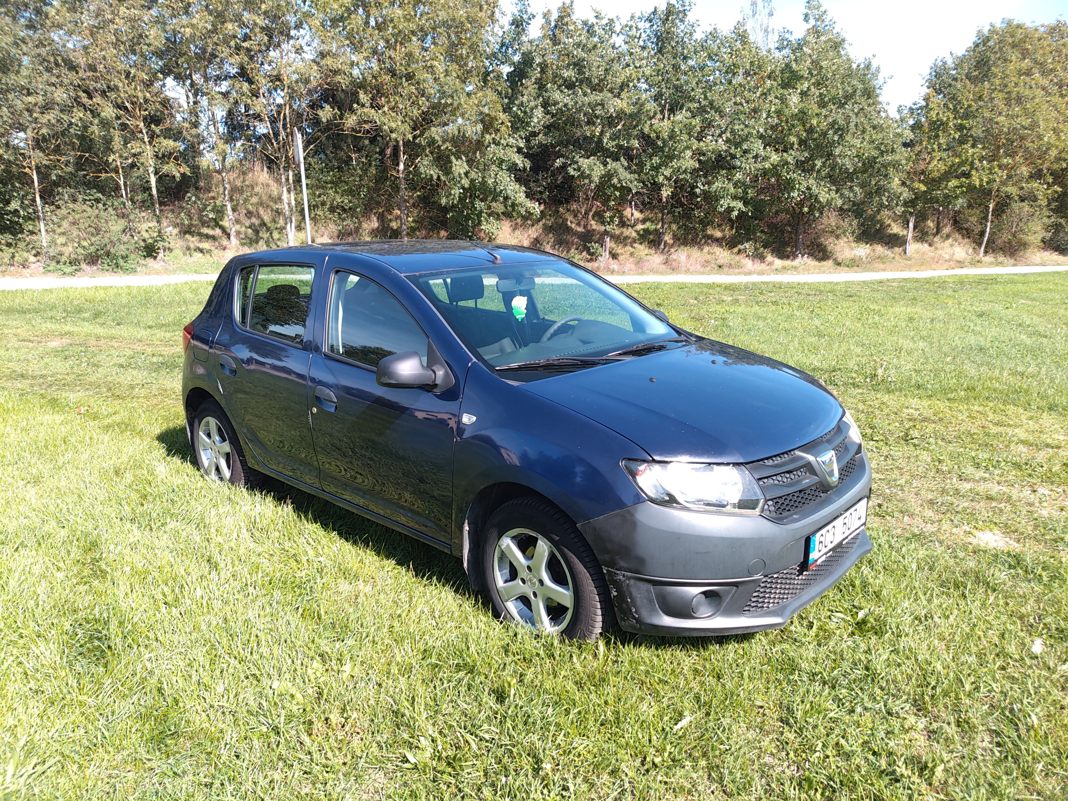 Dacia Sandero, Bez investic, sedni a jeď. - fotka 2