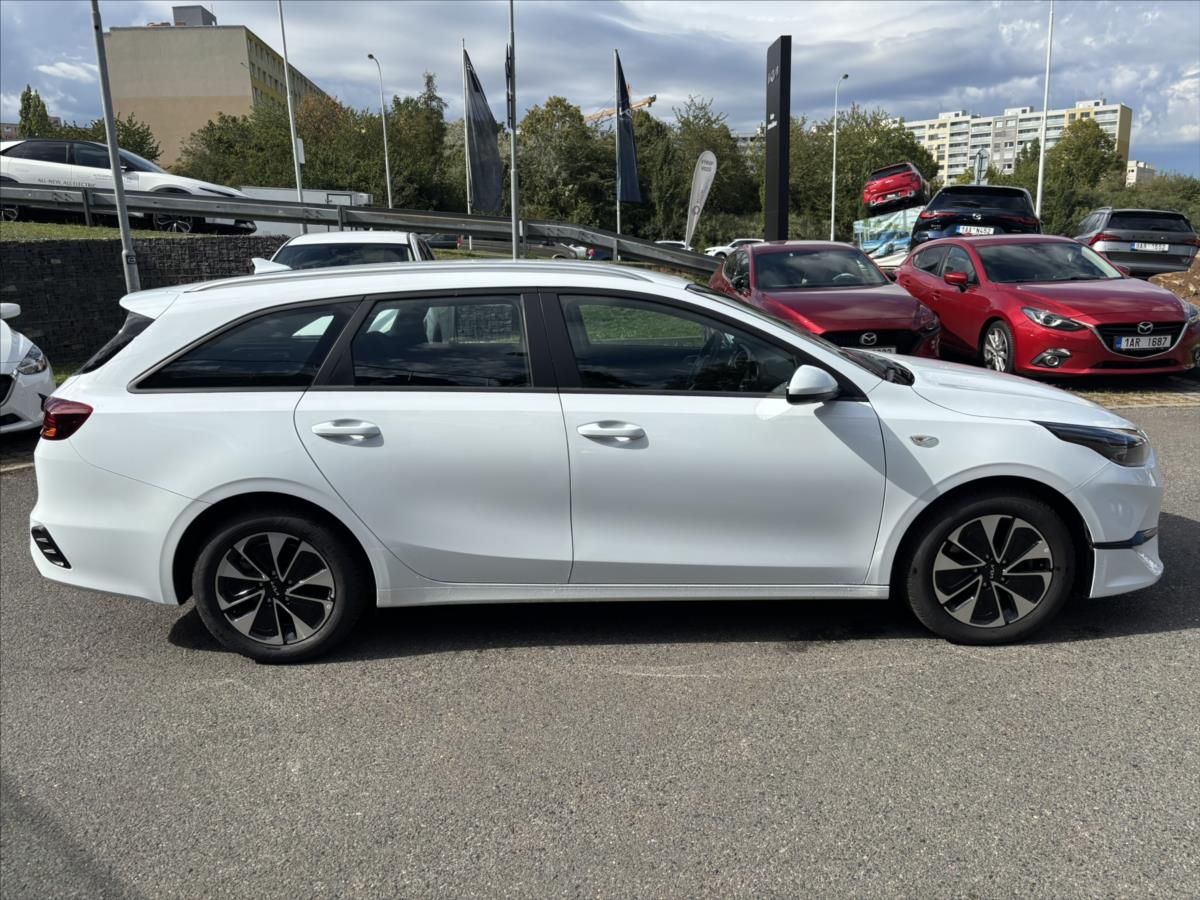 Kia Cee´d, 1,0 TGDi SPIN ZÁRUKA CARPLAY - fotka 6