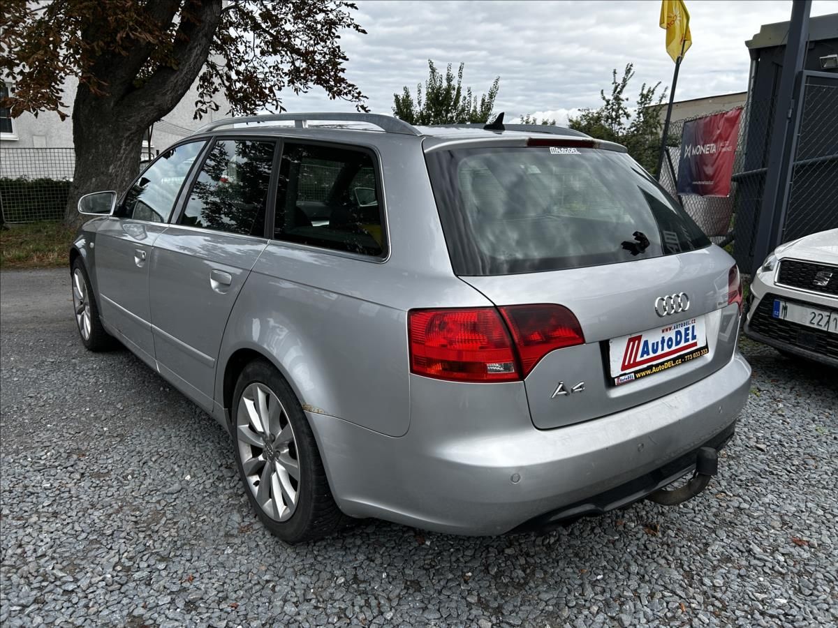 Audi A4, 2,0 TDi Automat  NováSTK,Tažné - fotka 4