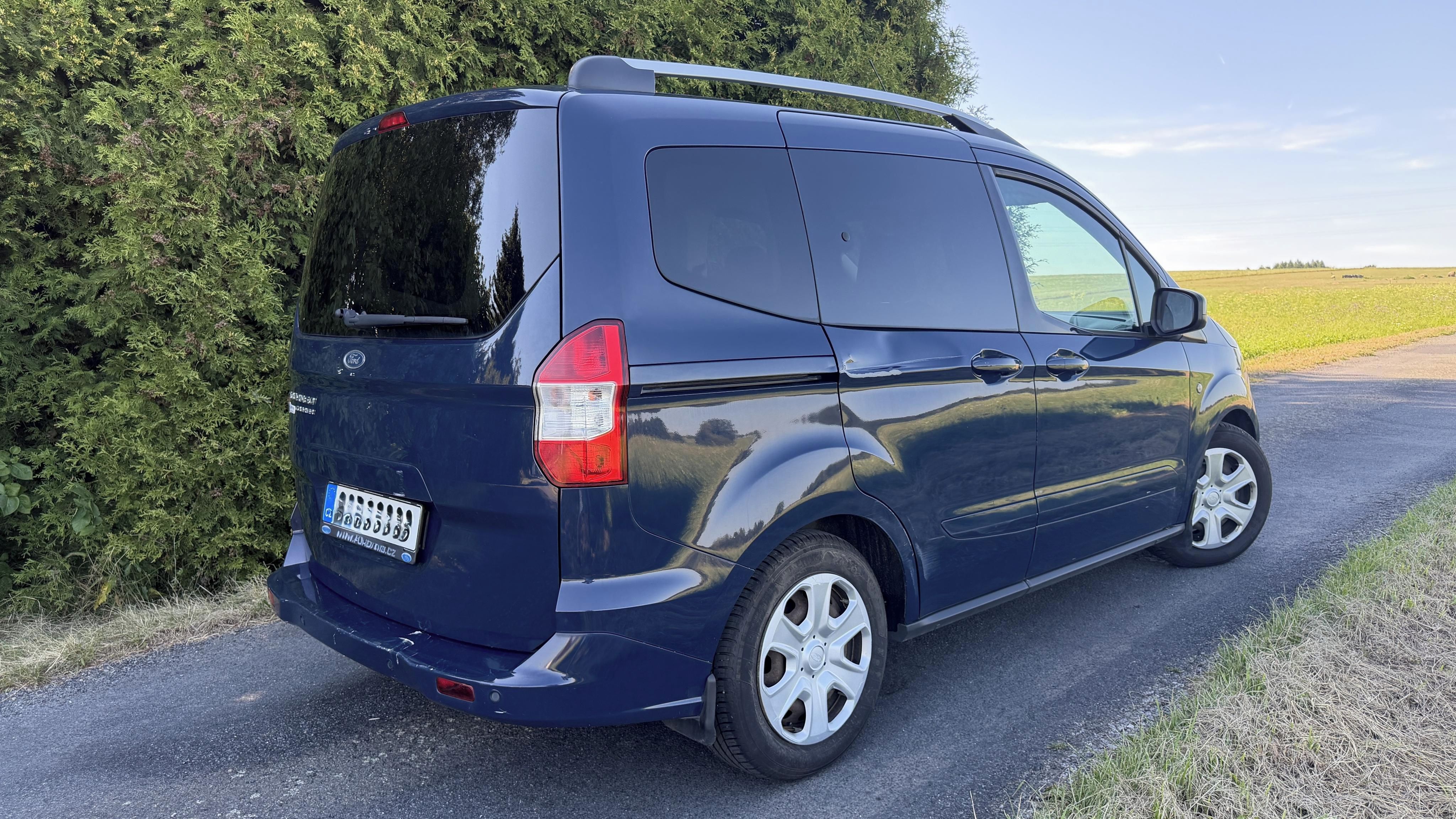 Ford Tourneo Courier, 1.5 TDCi 2016 Titanium,kup ČR - fotka 4