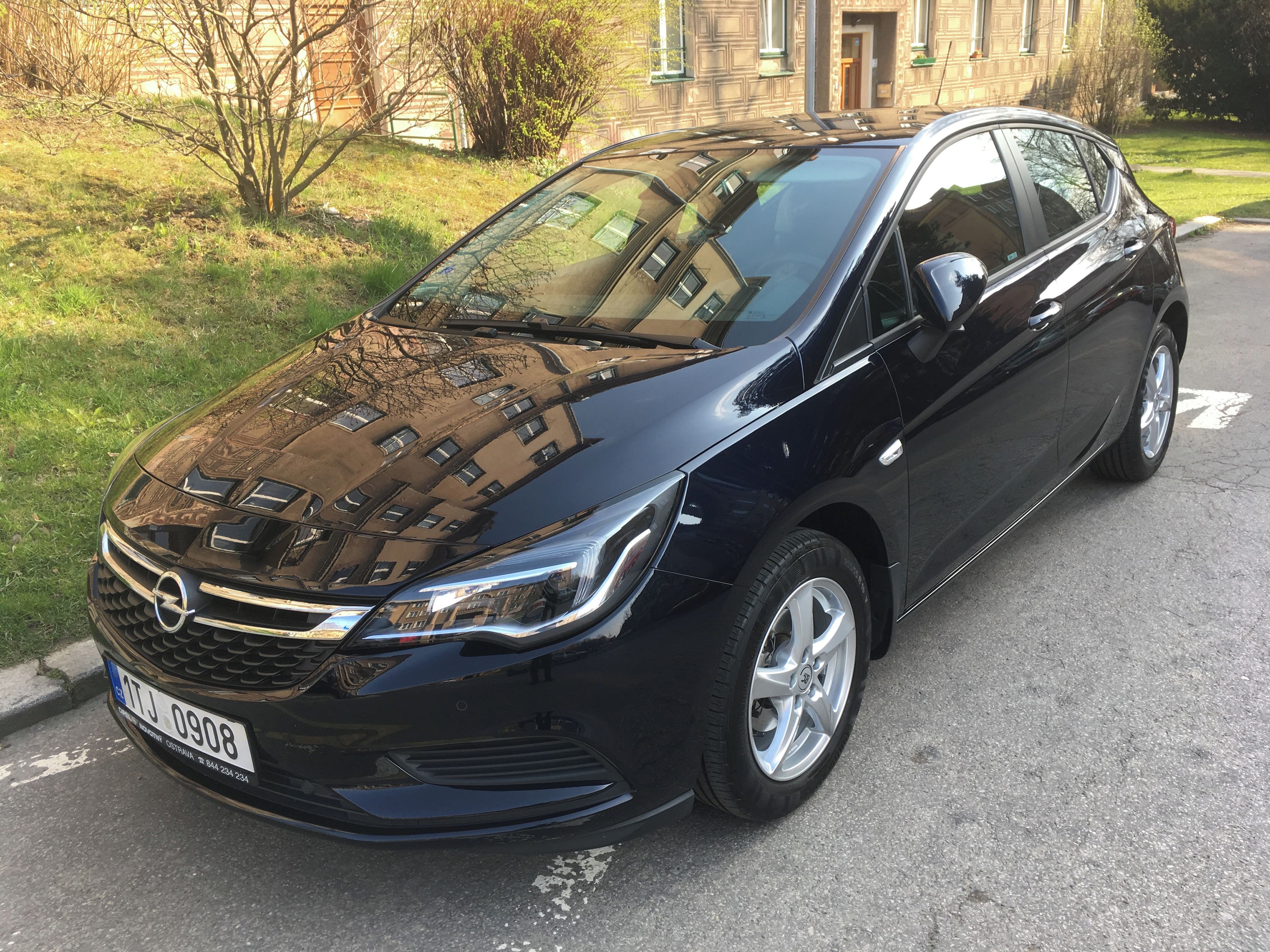 Opel Astra, 1,4 74 kw, 102 000 tis. km - fotka 4