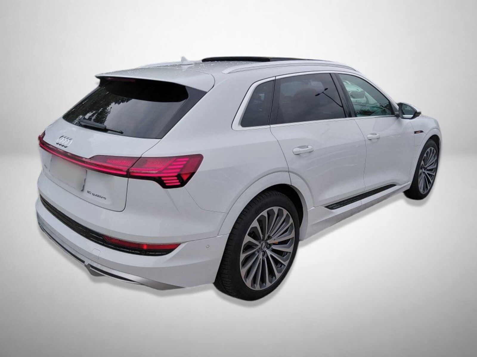 Audi e-tron, e-tron 50 quattro, SoH 88% - fotka 2