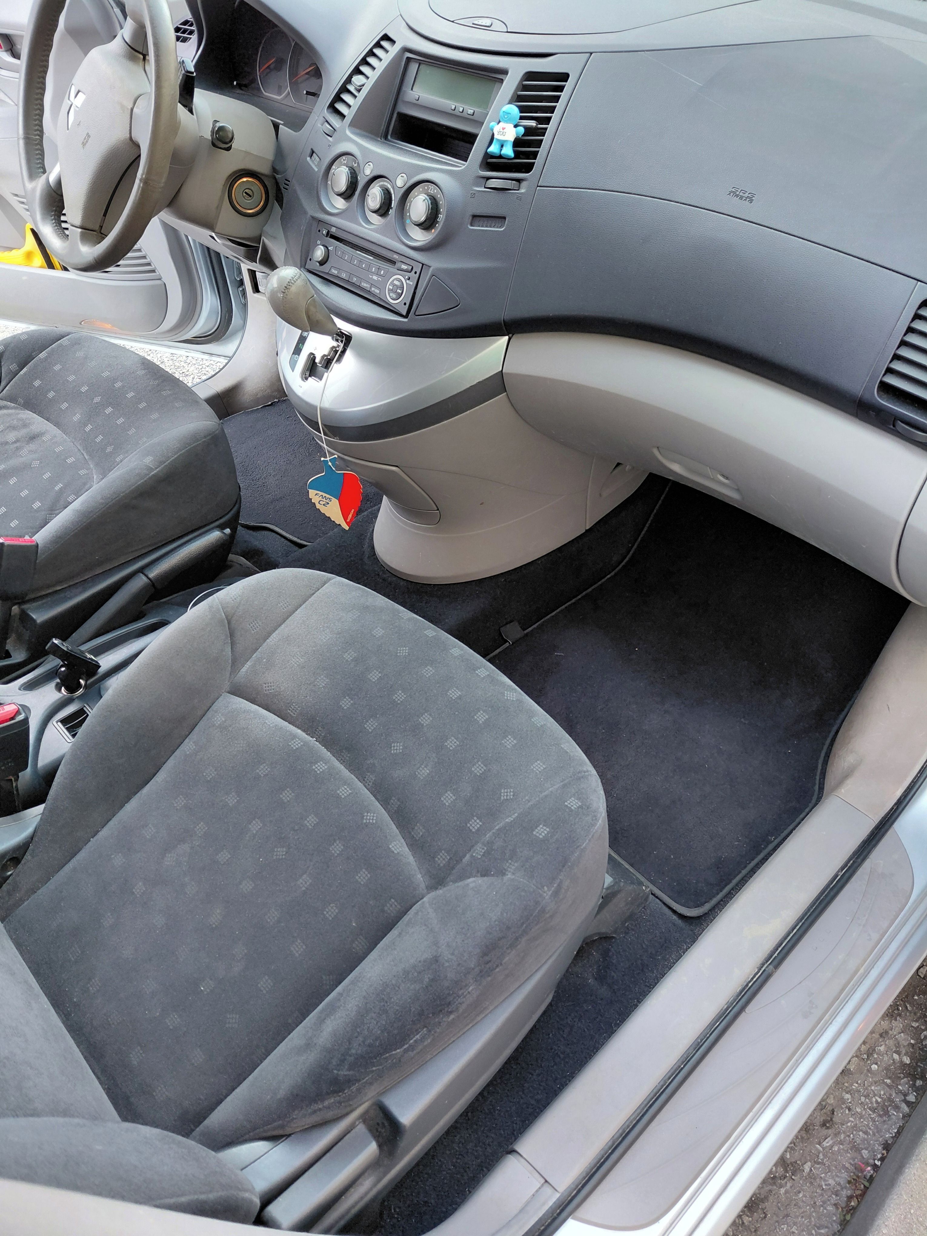 Mitsubishi Grandis - fotka 5