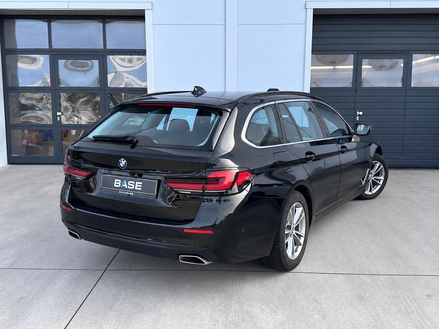 BMW Řada 5, 520d Touring, Head-up, Tažné - fotka 4